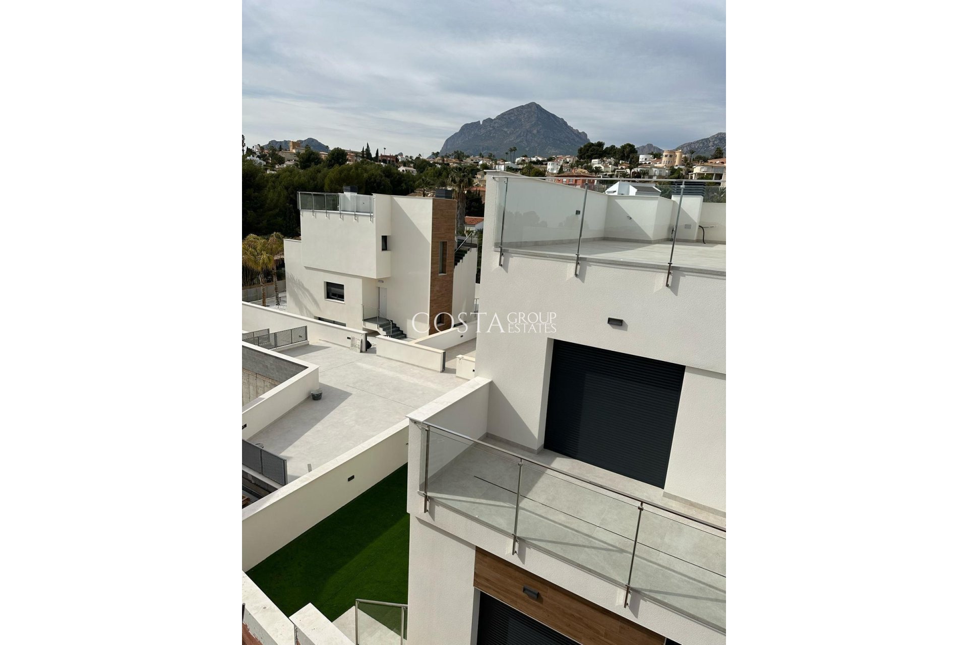 Neue Gebäude - Villa -
La Nucía - Urb. Don Mar