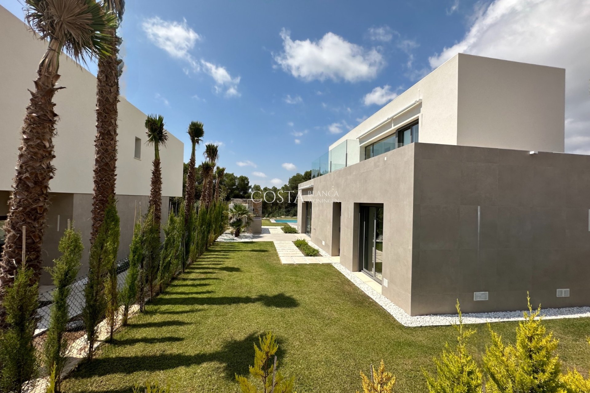 Neue Gebäude - Villa -
Las Colinas Golf and Country Club