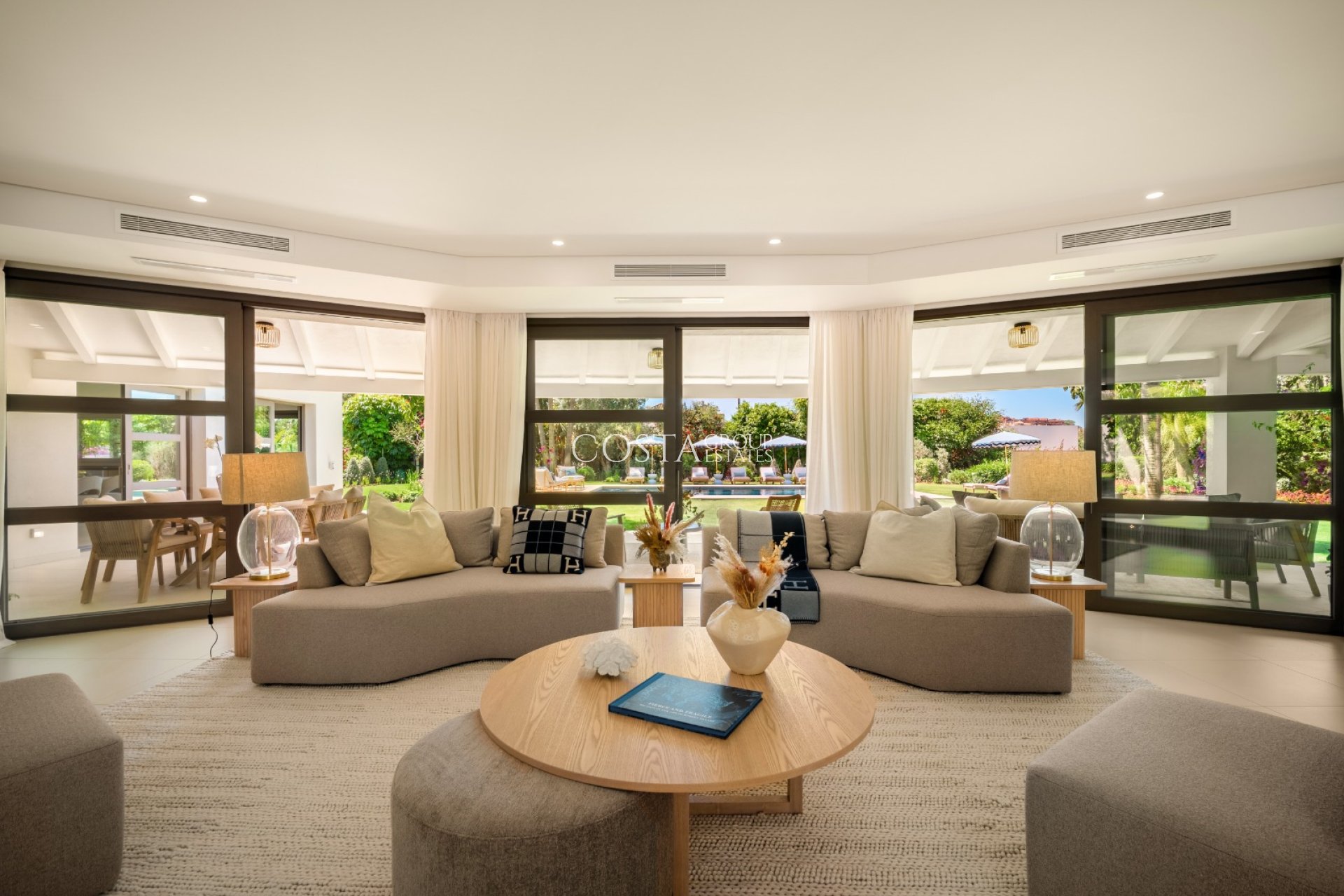 Neue Gebäude - Villa -
Marbella