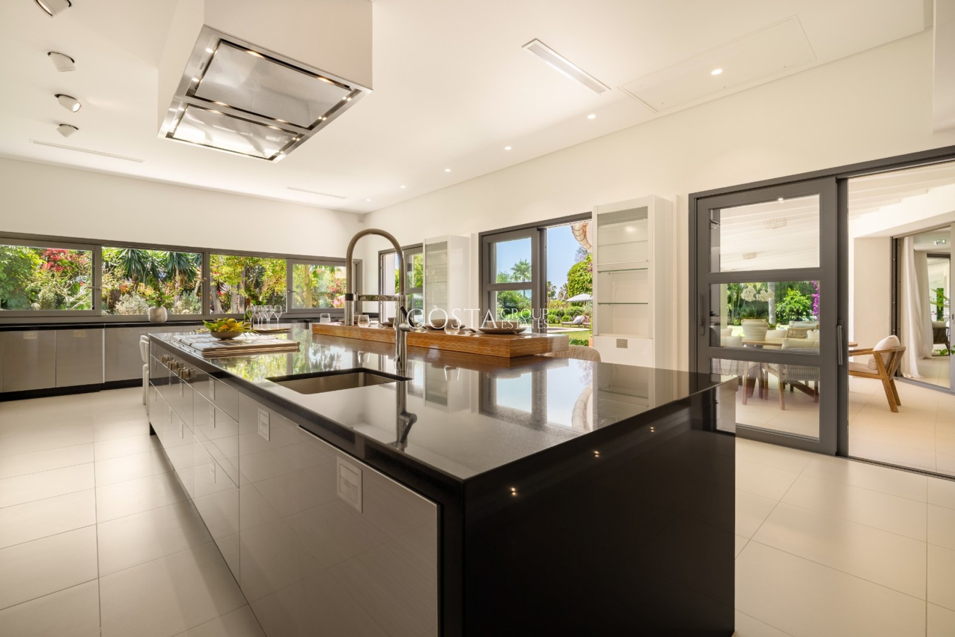 Neue Gebäude - Villa -
Marbella