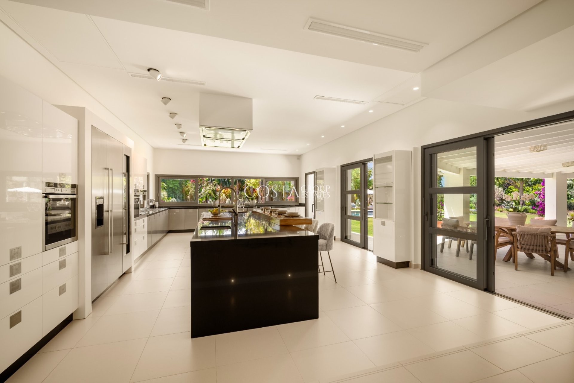 Neue Gebäude - Villa -
Marbella