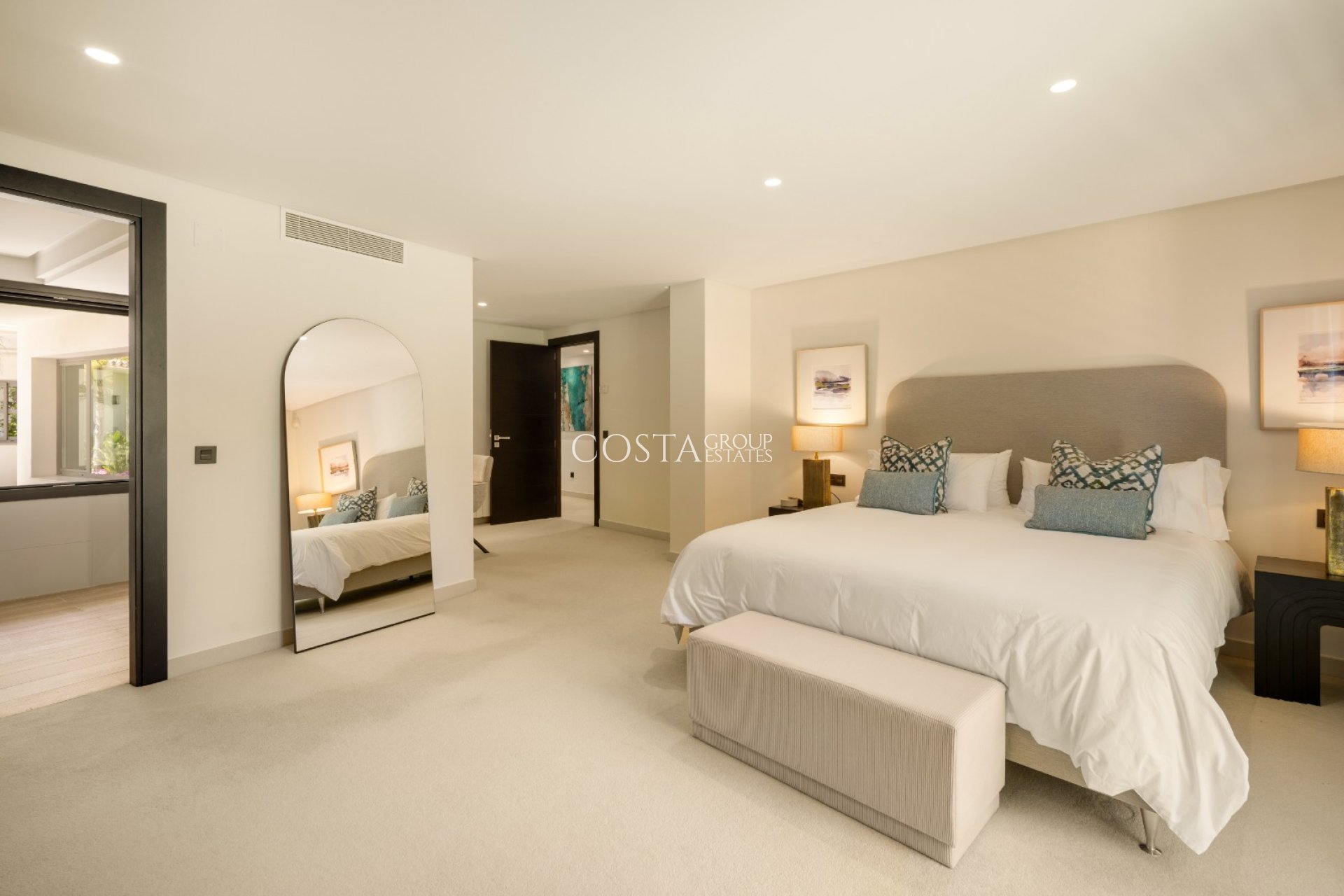 Neue Gebäude - Villa -
Marbella