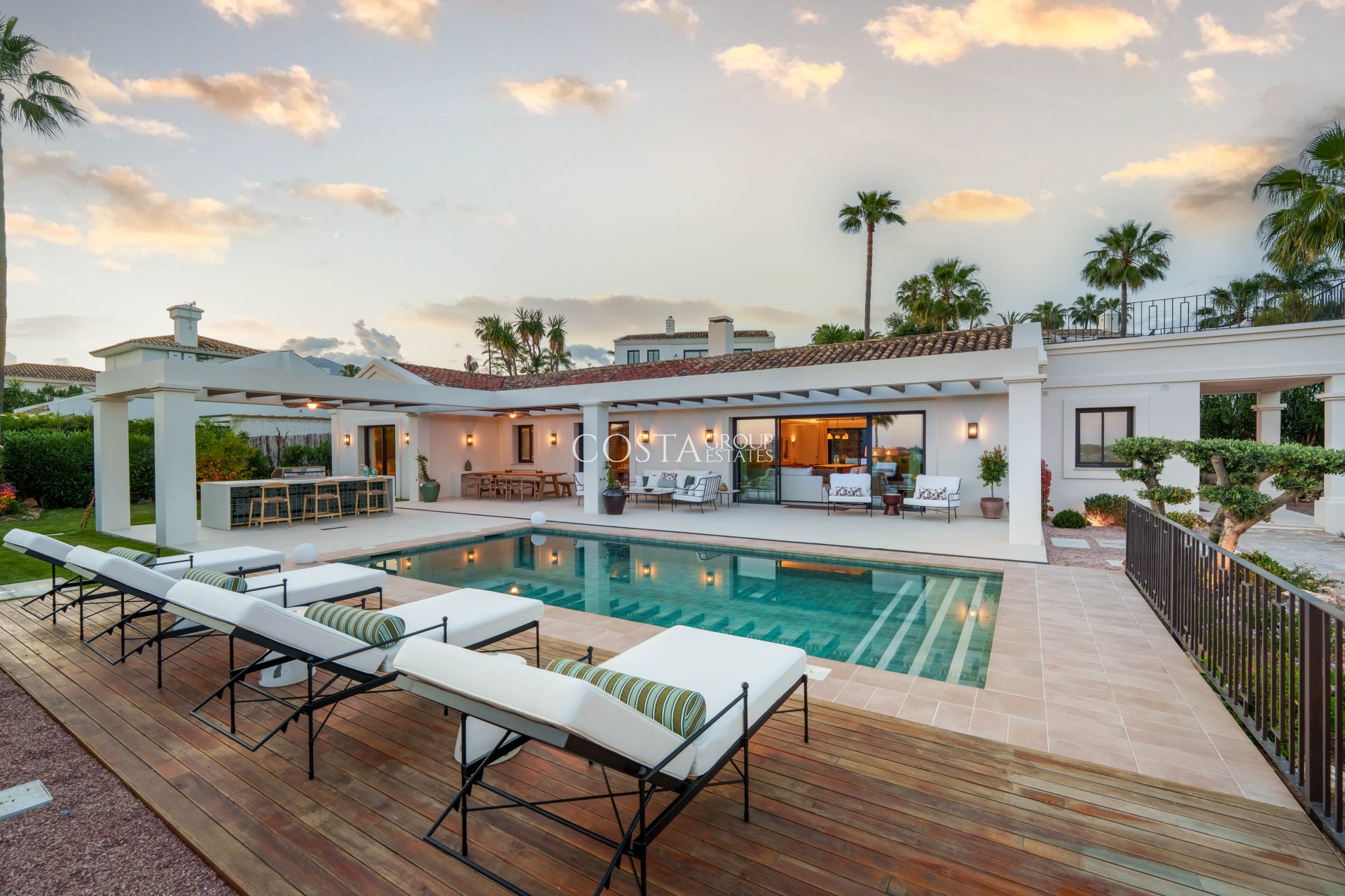 Neue Gebäude - Villa -
Marbella