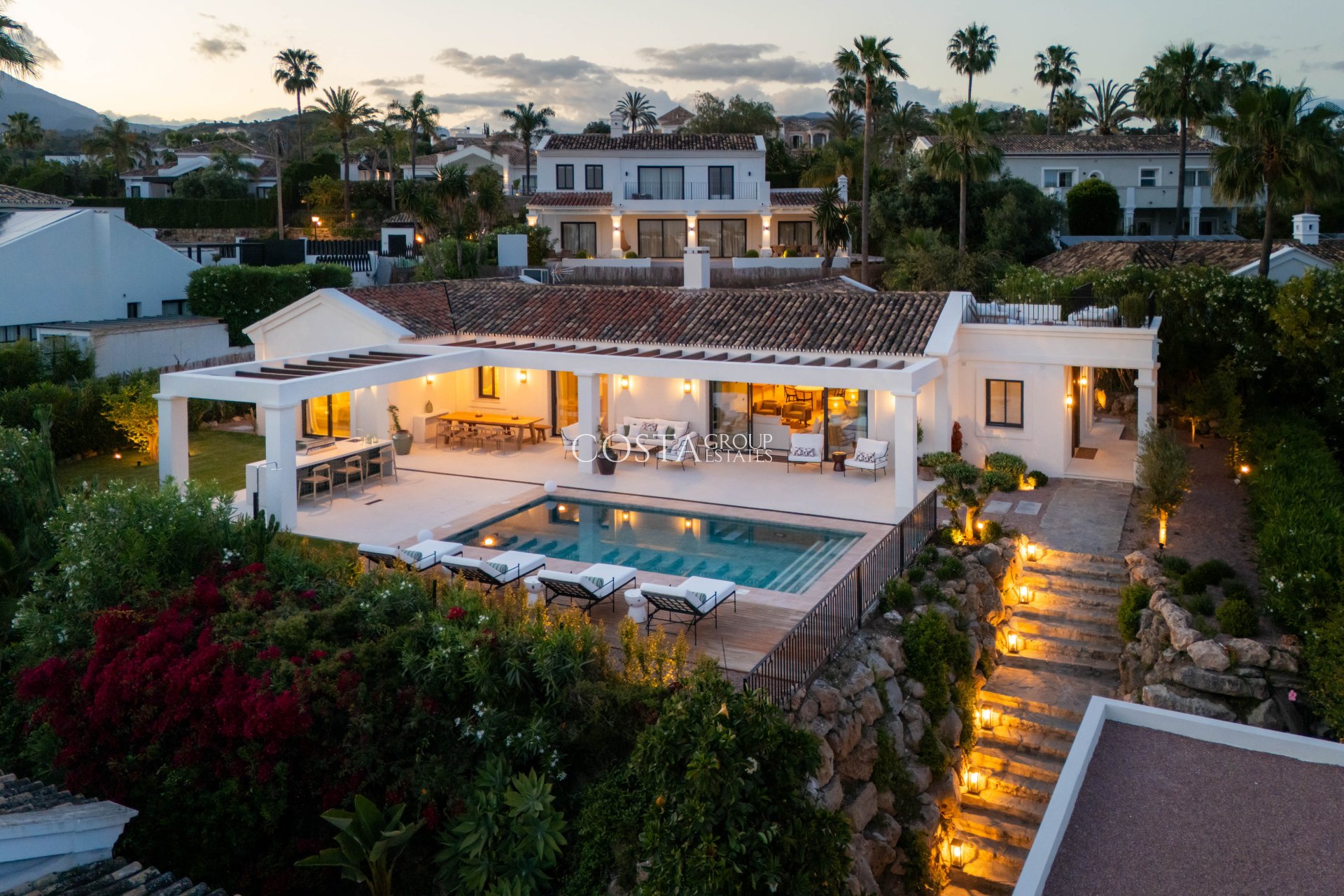 Neue Gebäude - Villa -
Marbella