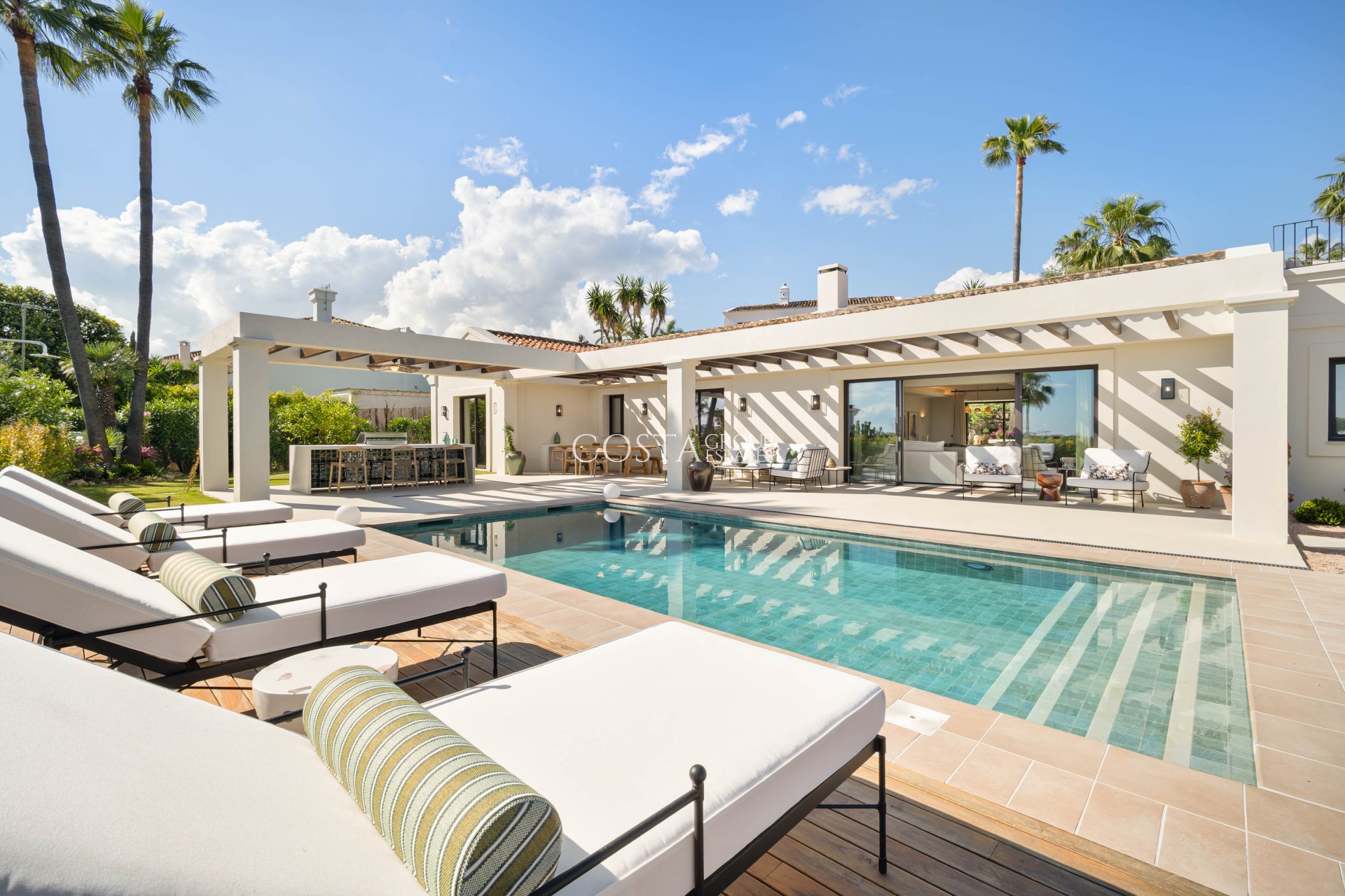 Neue Gebäude - Villa -
Marbella