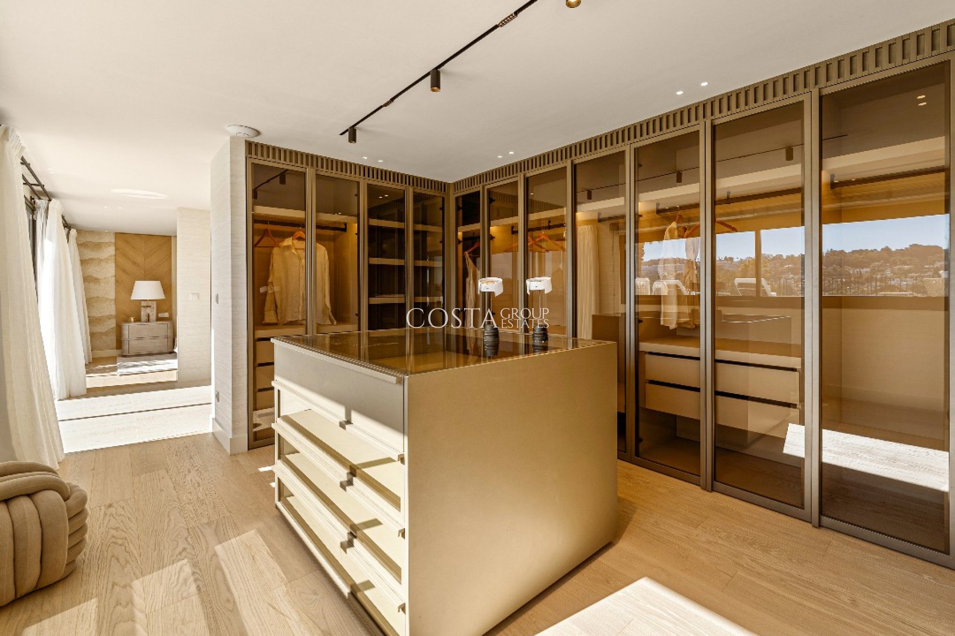 Neue Gebäude - Villa -
Marbella