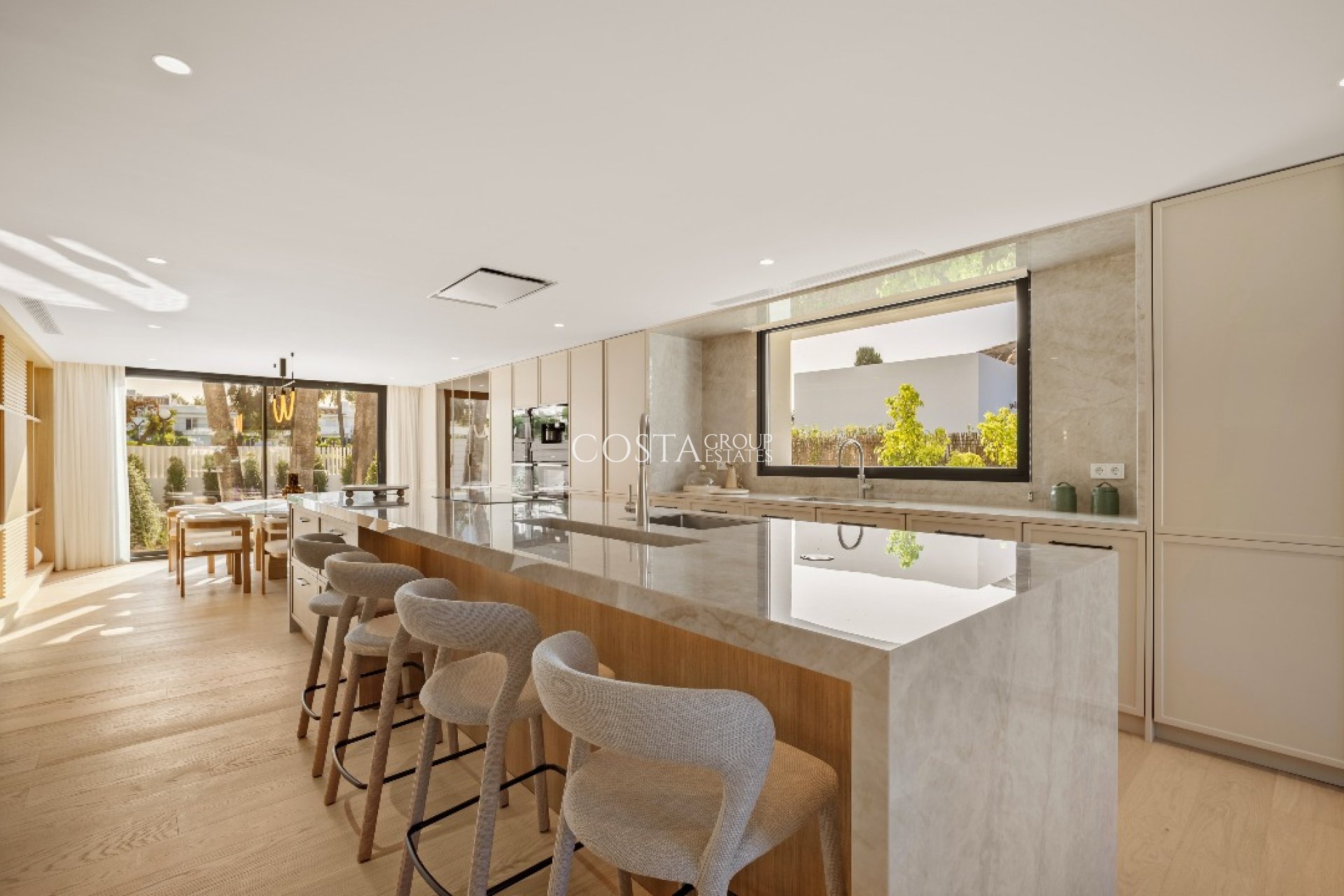 Neue Gebäude - Villa -
Marbella