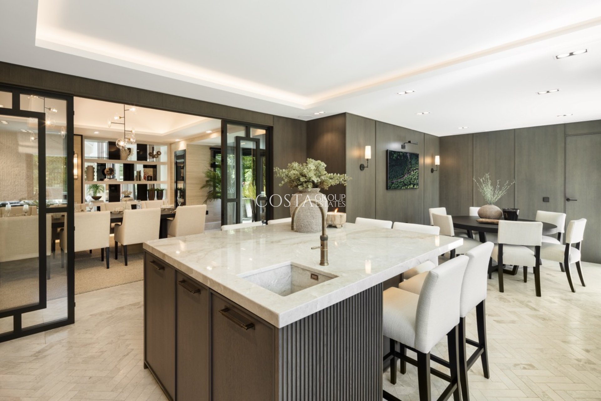 Neue Gebäude - Villa -
Marbella