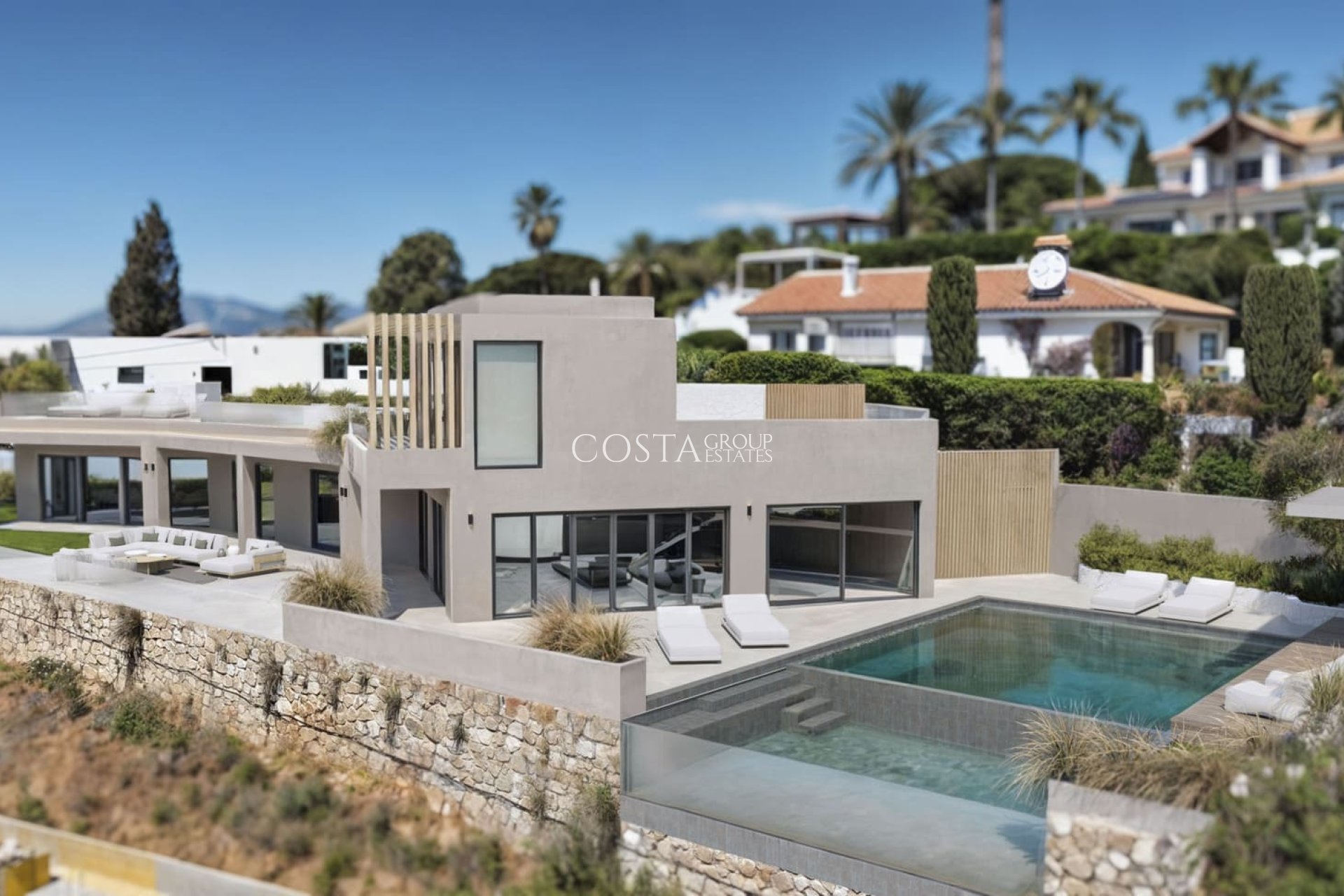 Neue Gebäude - Villa -
Marbella