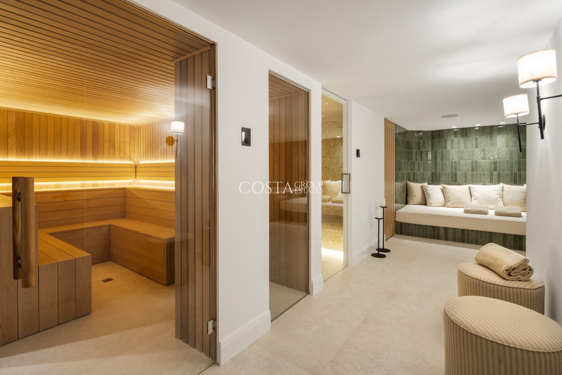 Neue Gebäude - Villa -
Marbella