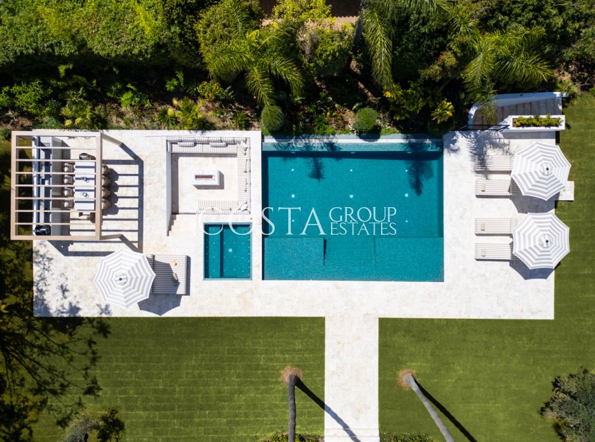 Neue Gebäude - Villa -
Marbella