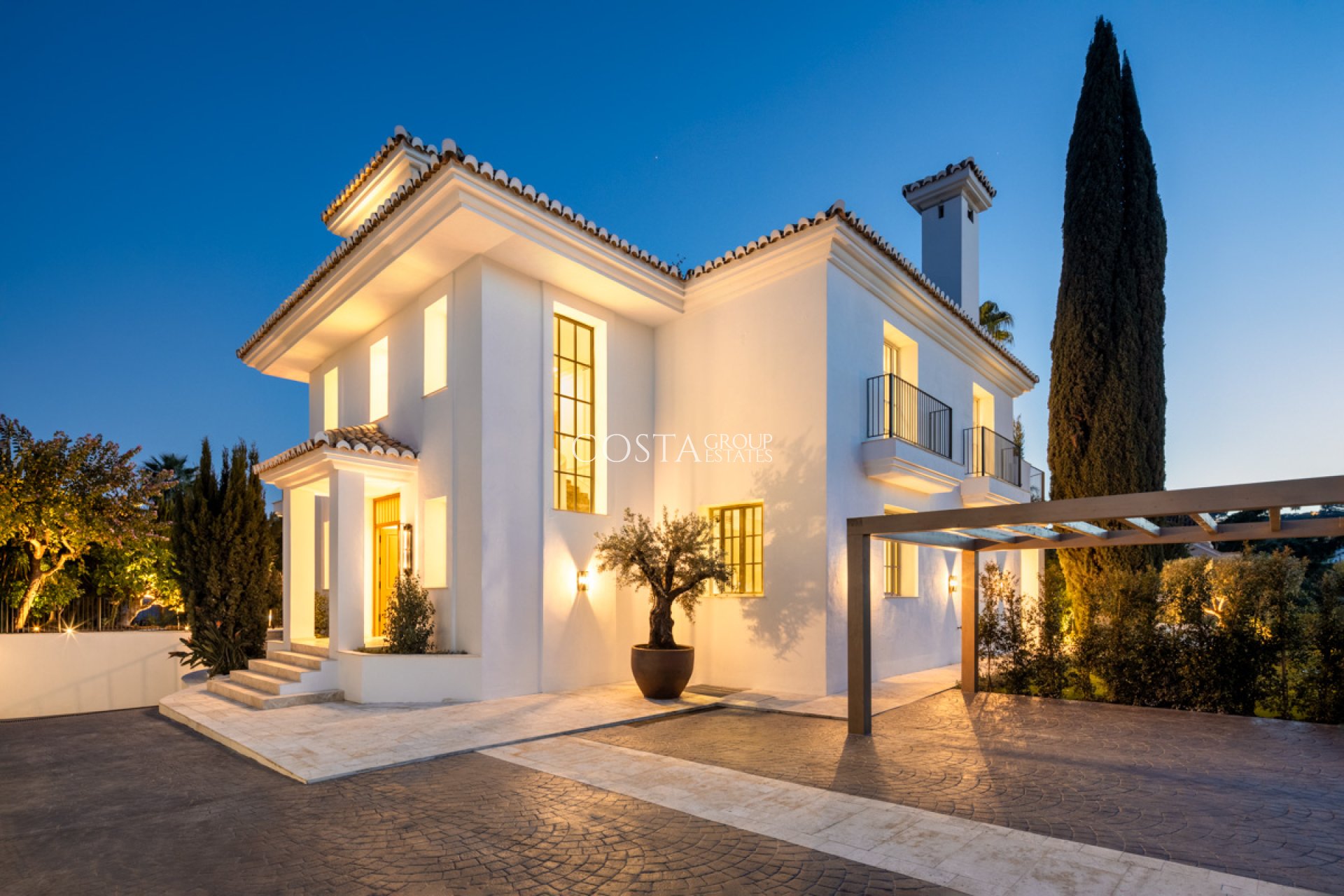 Neue Gebäude - Villa -
Marbella