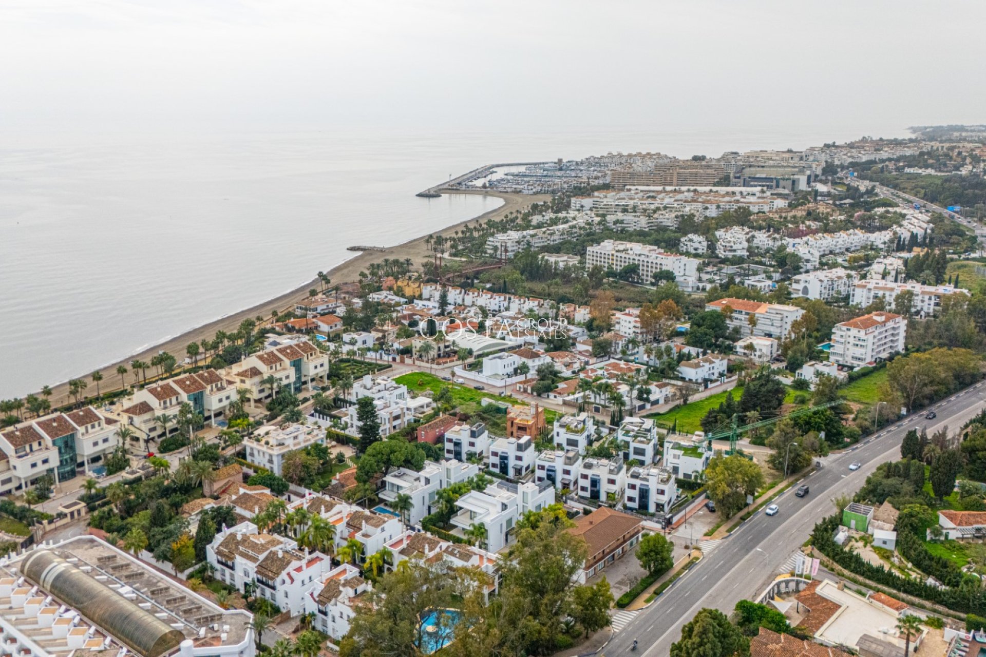 Neue Gebäude - Villa -
Marbella