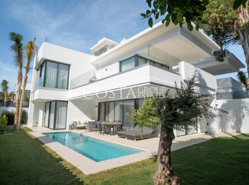 Neue Gebäude - Villa -
Marbella