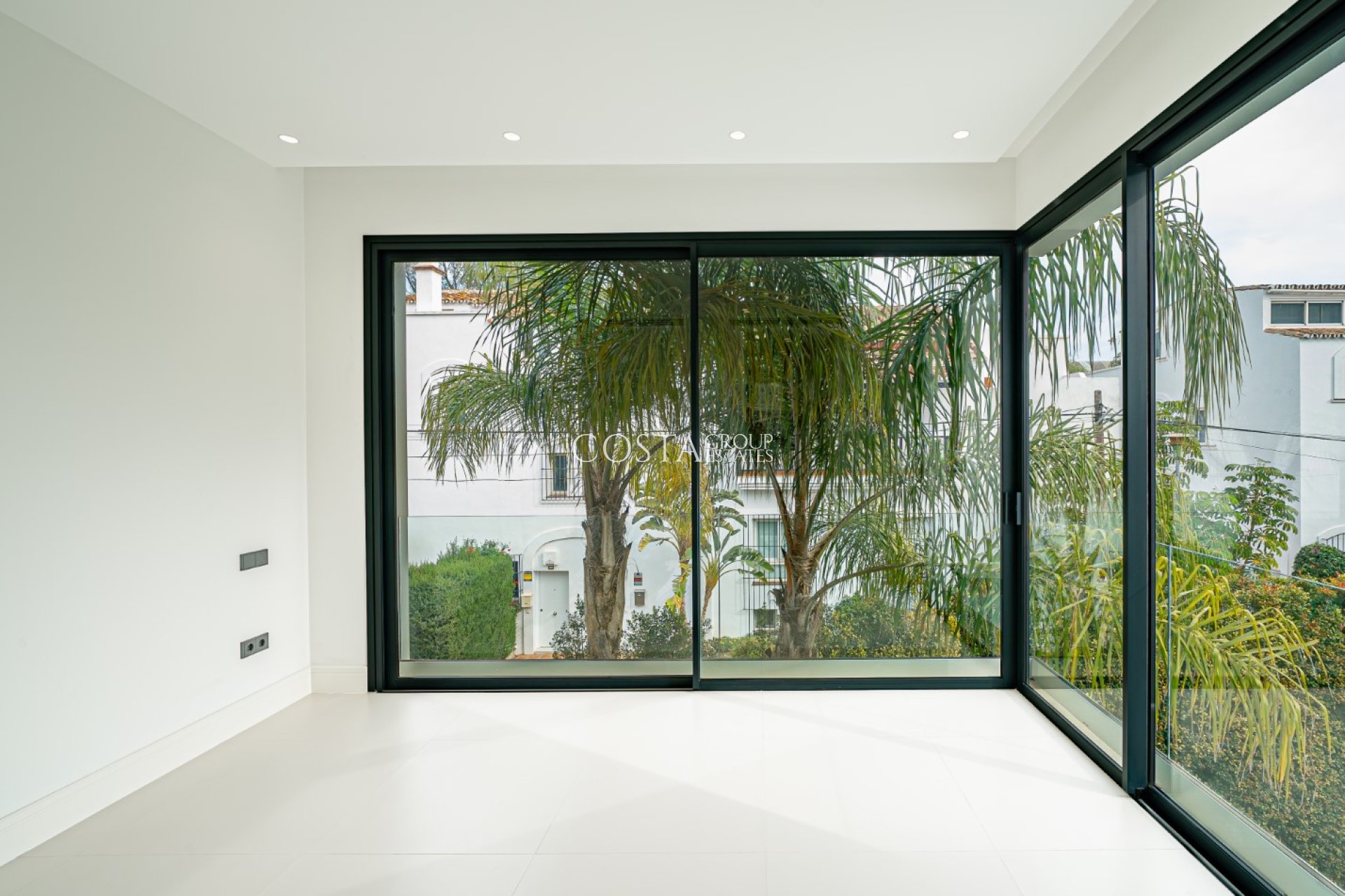 Neue Gebäude - Villa -
Marbella