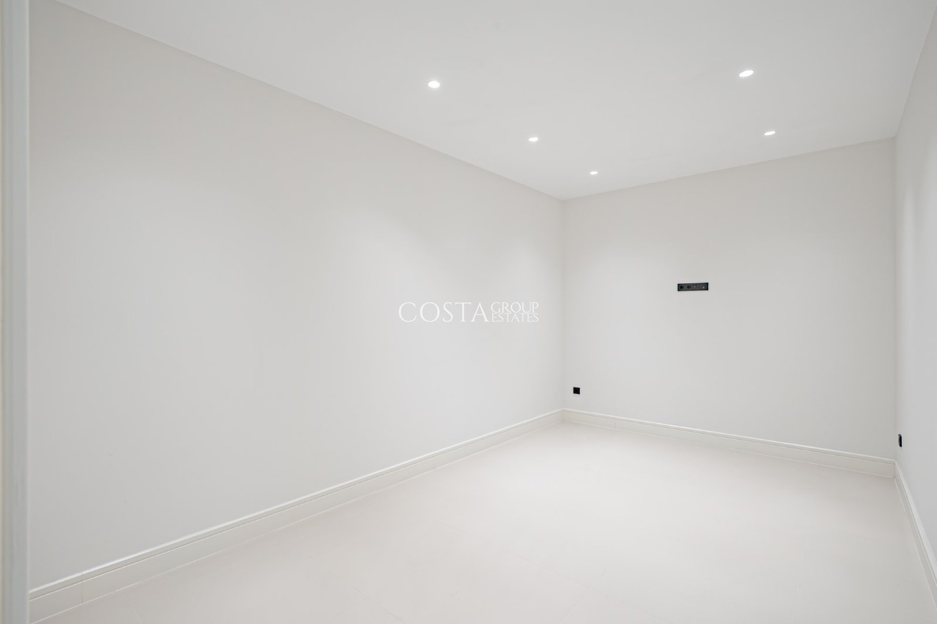 Neue Gebäude - Villa -
Marbella