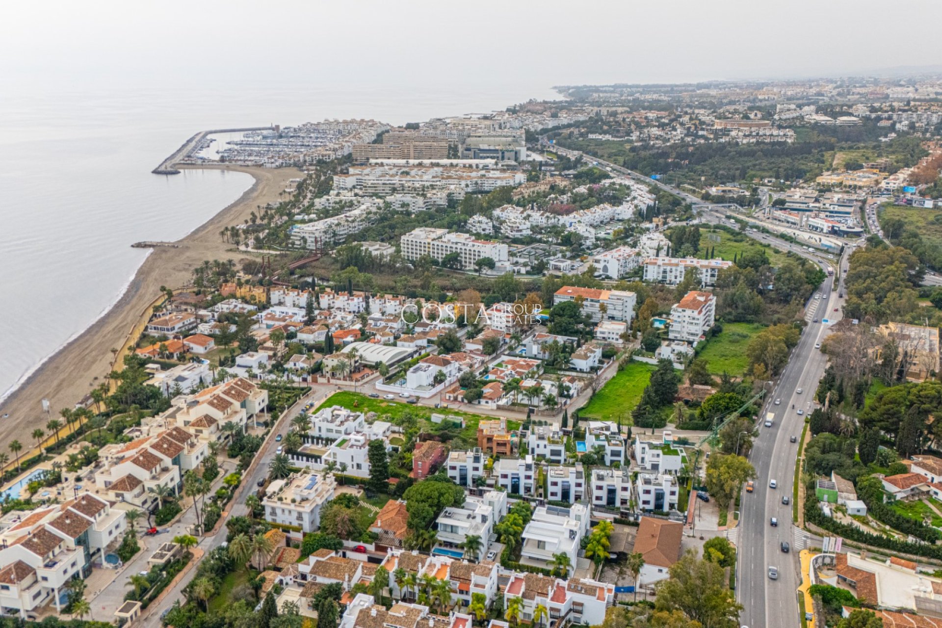 Neue Gebäude - Villa -
Marbella