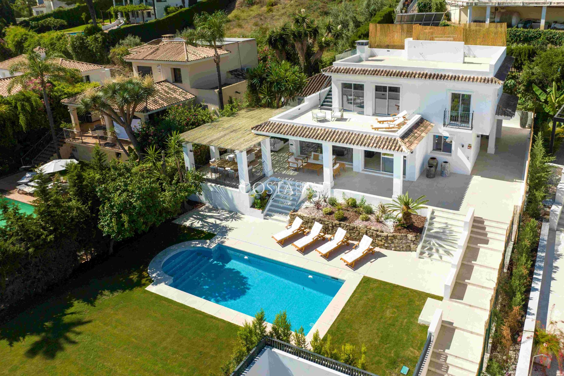 Neue Gebäude - Villa -
Marbella