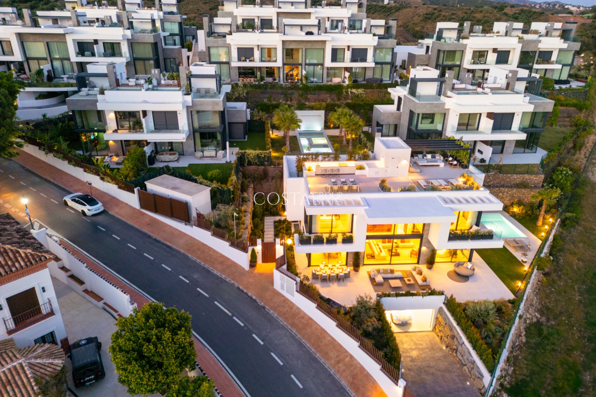 Neue Gebäude - Villa -
Marbella