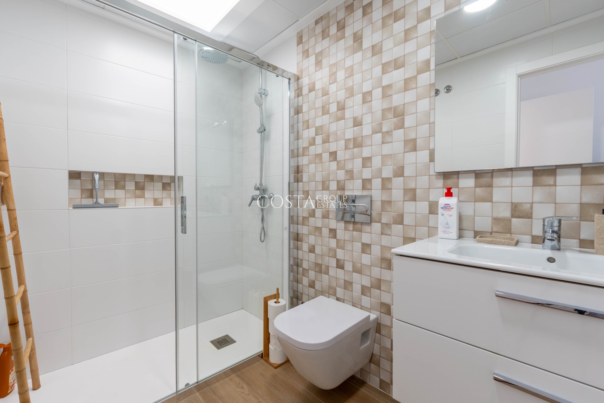 Neue Gebäude - Villa -
Murcia