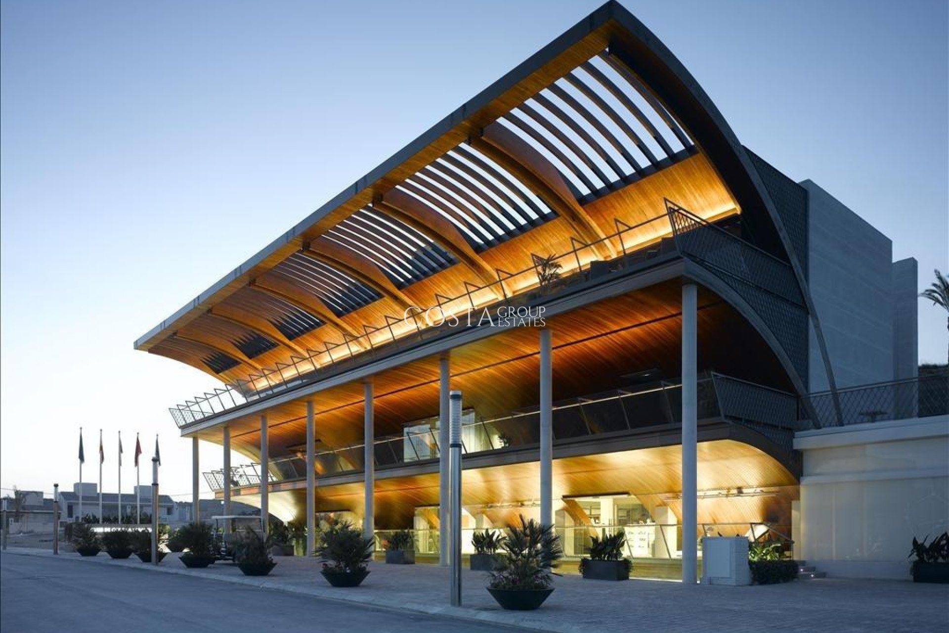 Neue Gebäude - Villa -
Peraleja Golf