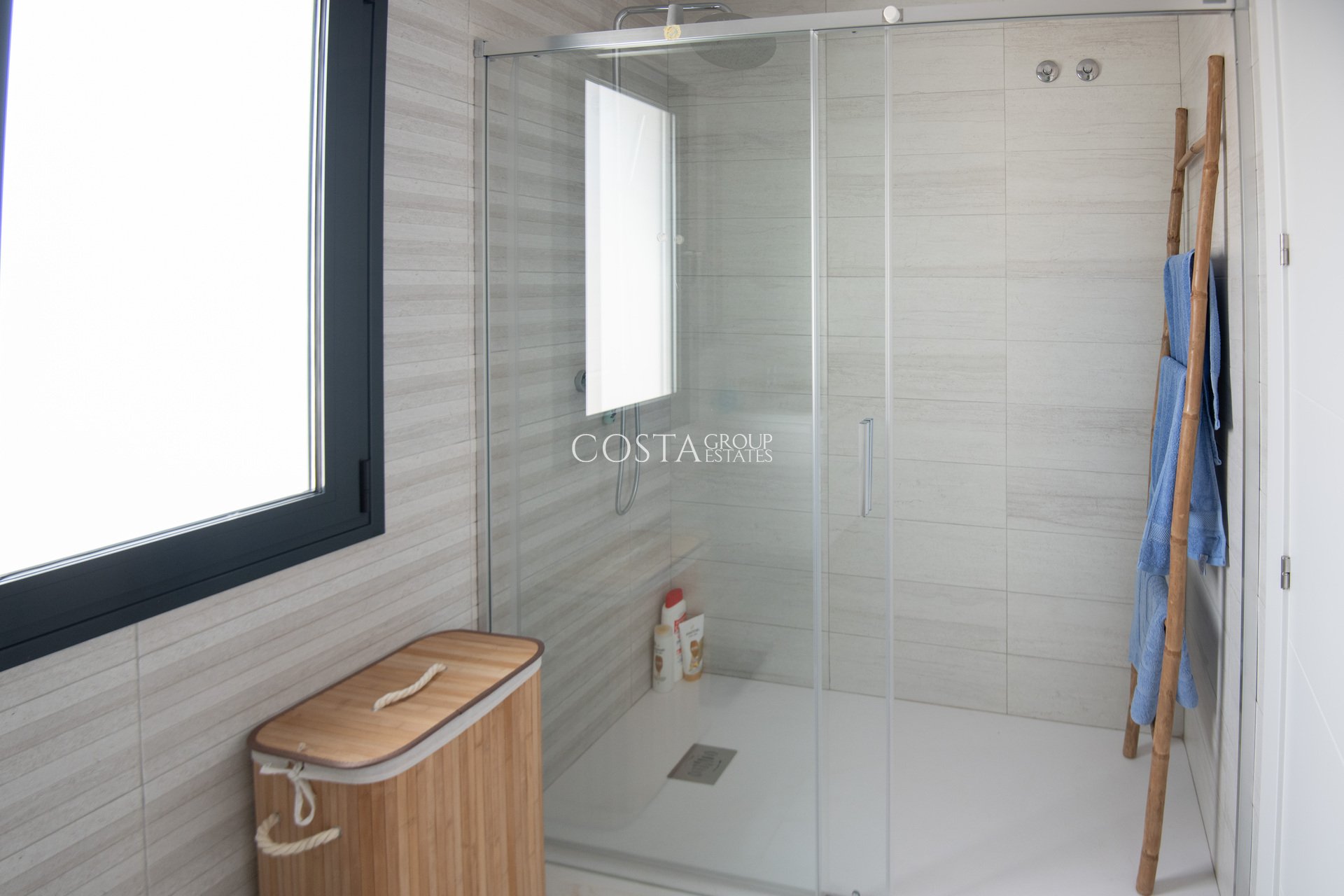 Neue Gebäude - Villa -
Pinar de Campoverde