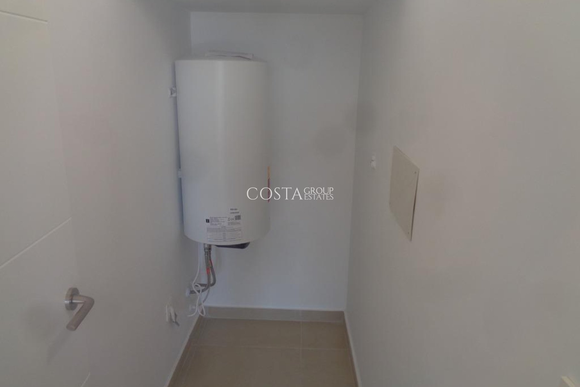 Neue Gebäude - Villa -
Pinoso