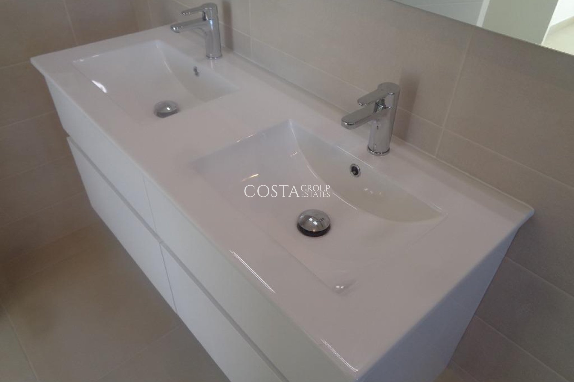 Neue Gebäude - Villa -
Pinoso