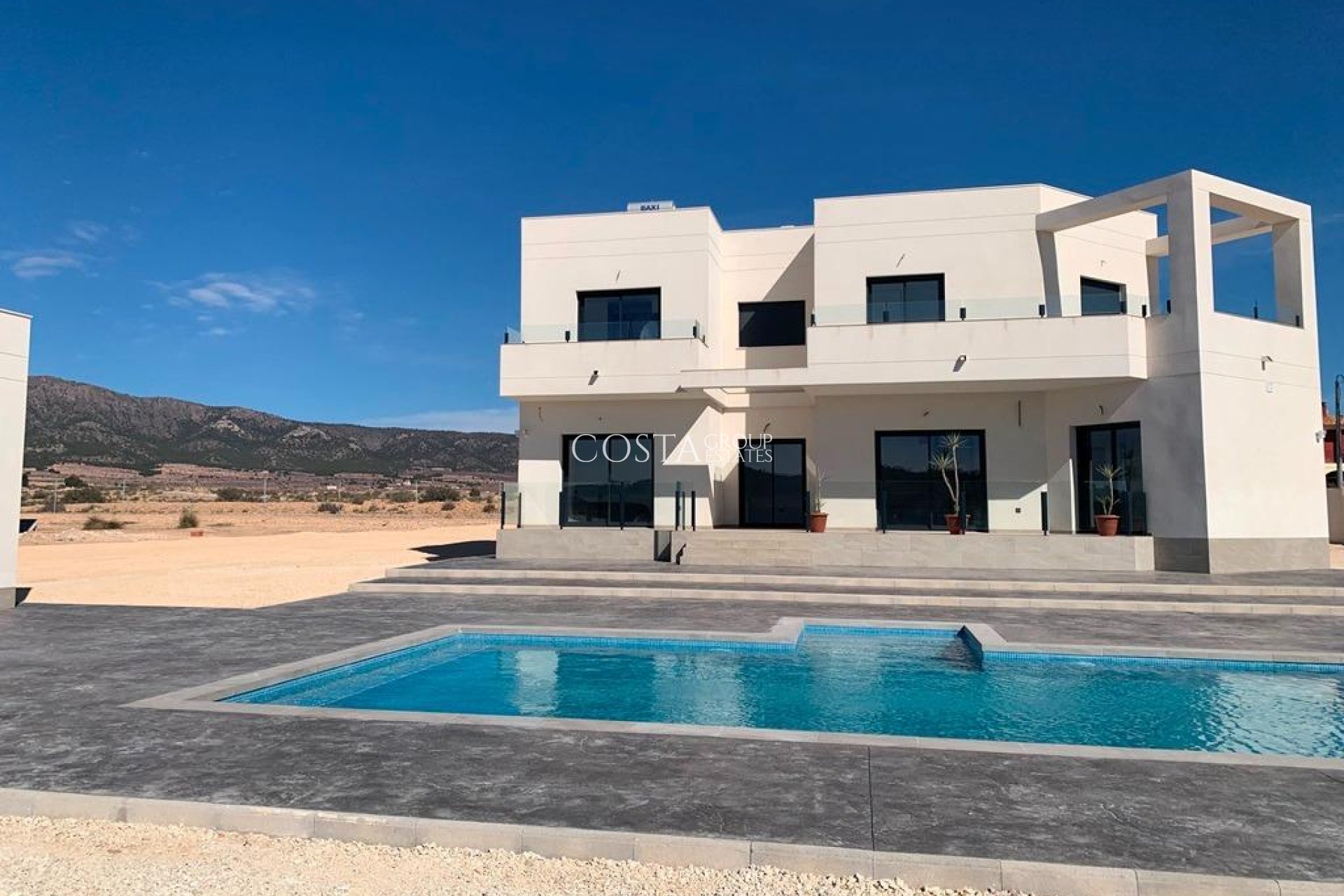 Neue Gebäude - Villa -
Pinoso
