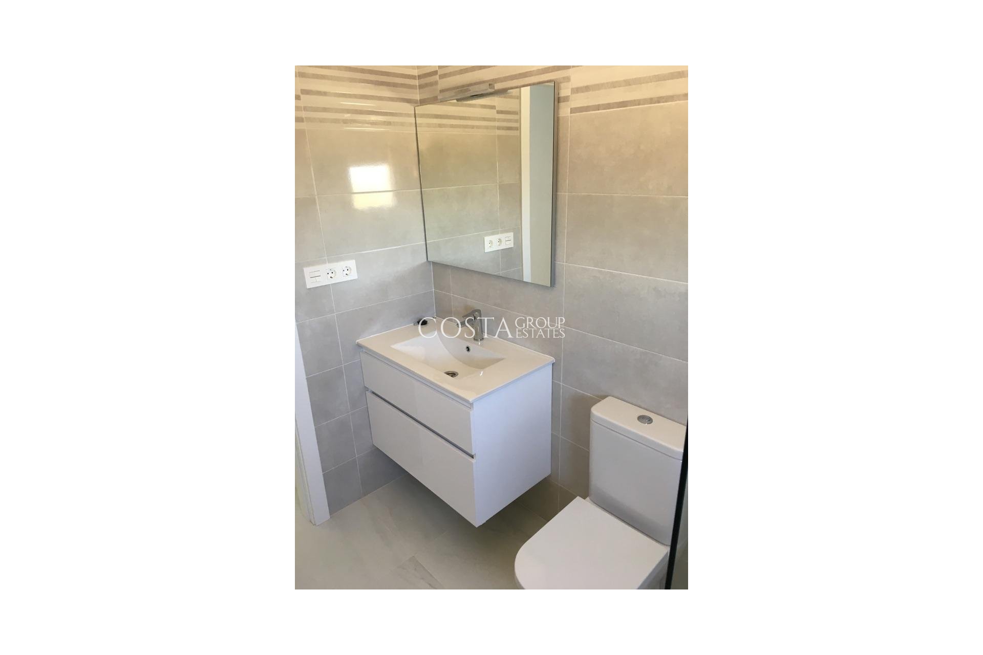 Neue Gebäude - Villa -
Pinoso