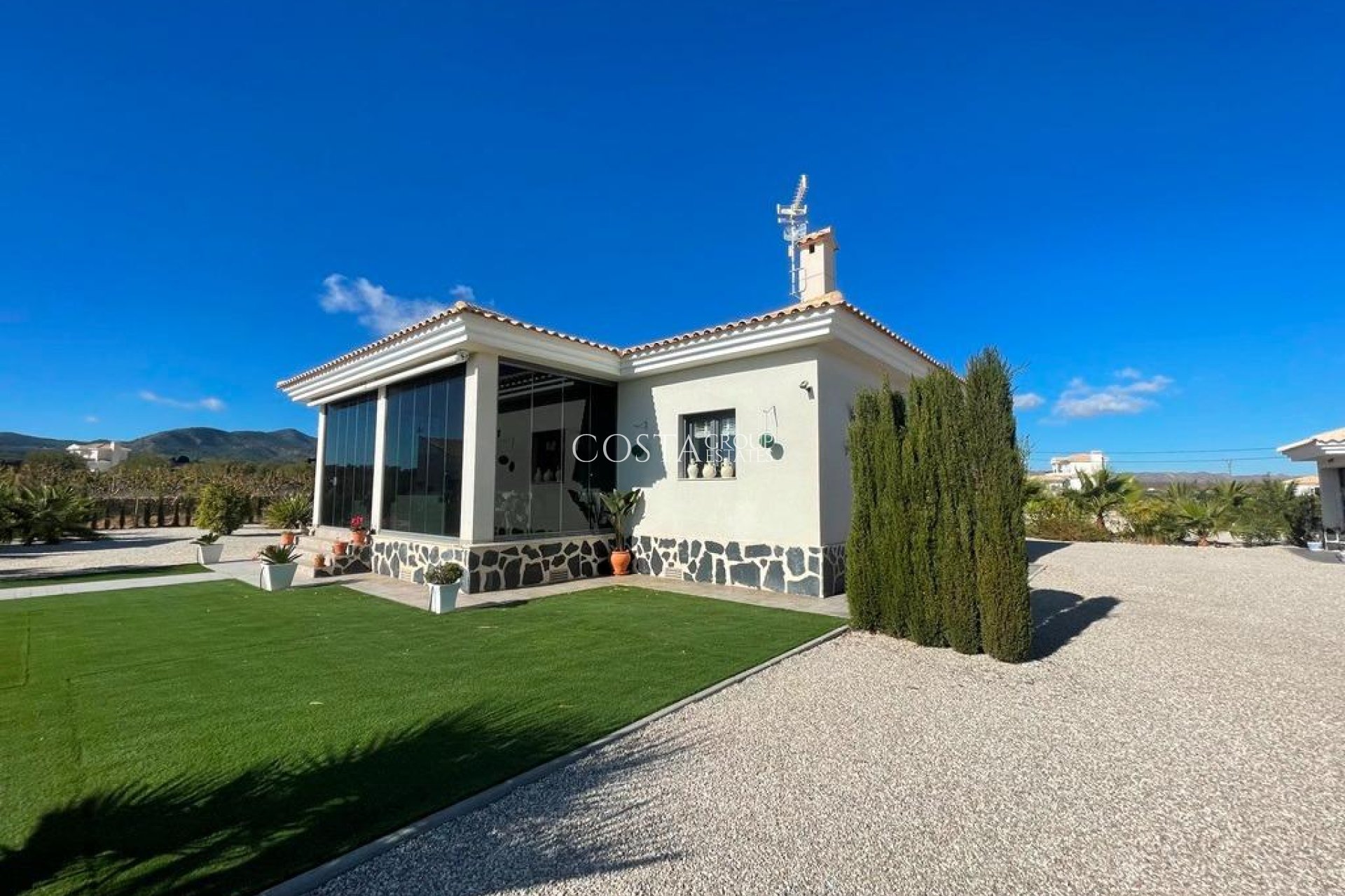 Neue Gebäude - Villa -
Pinoso