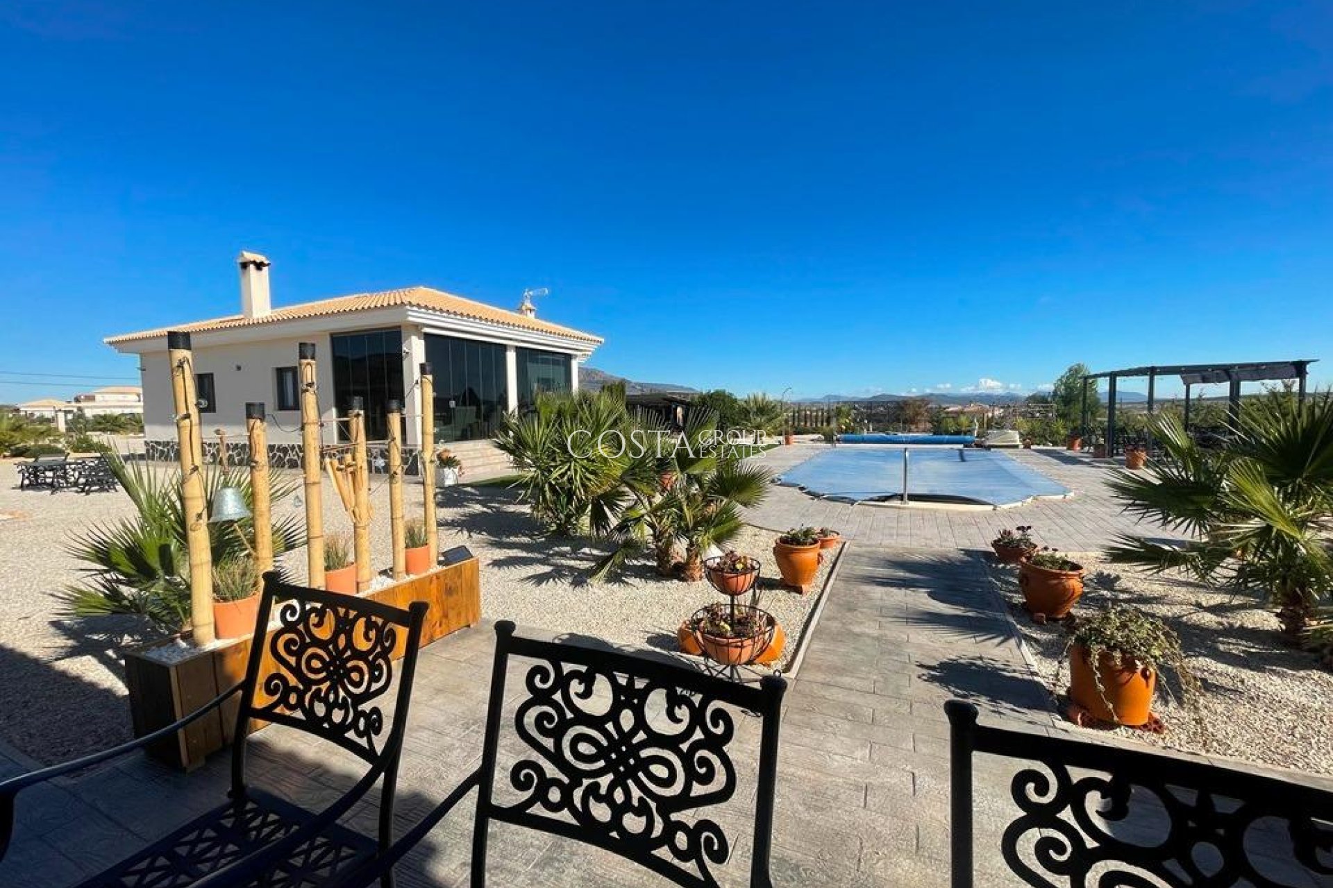 Neue Gebäude - Villa -
Pinoso