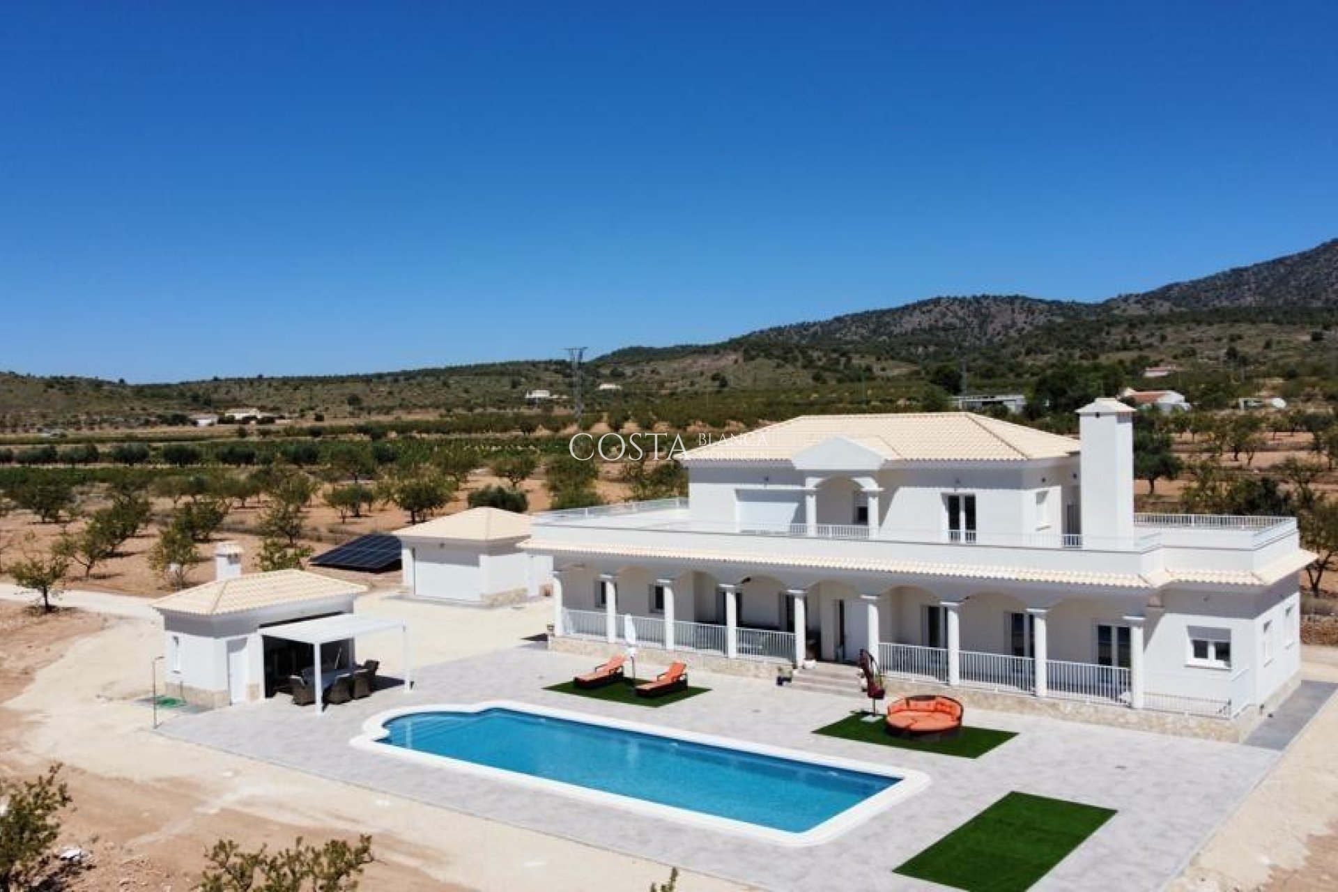 Neue Gebäude - Villa -
Pinoso