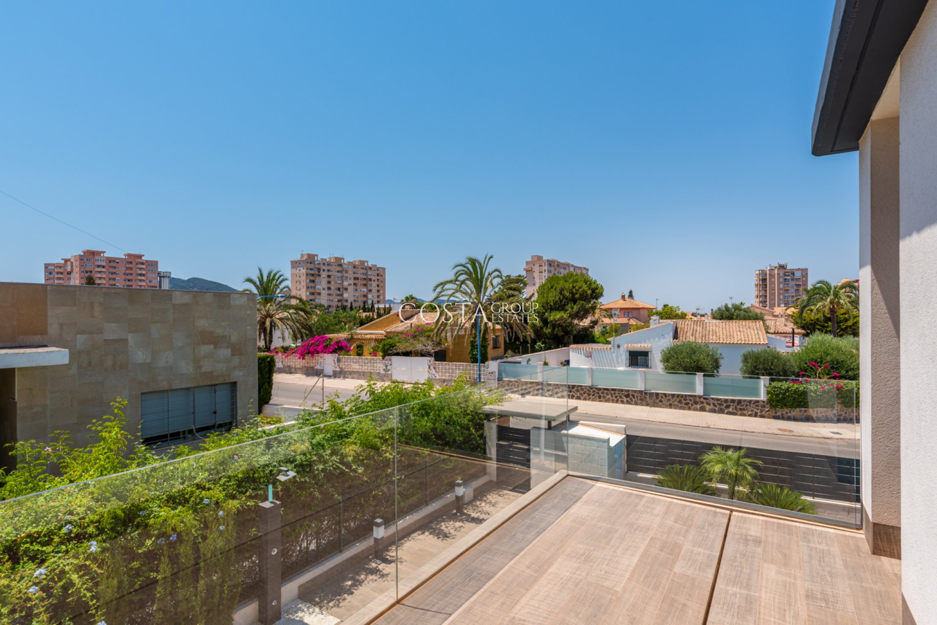 Neue Gebäude - Villa -
Playa Paraiso