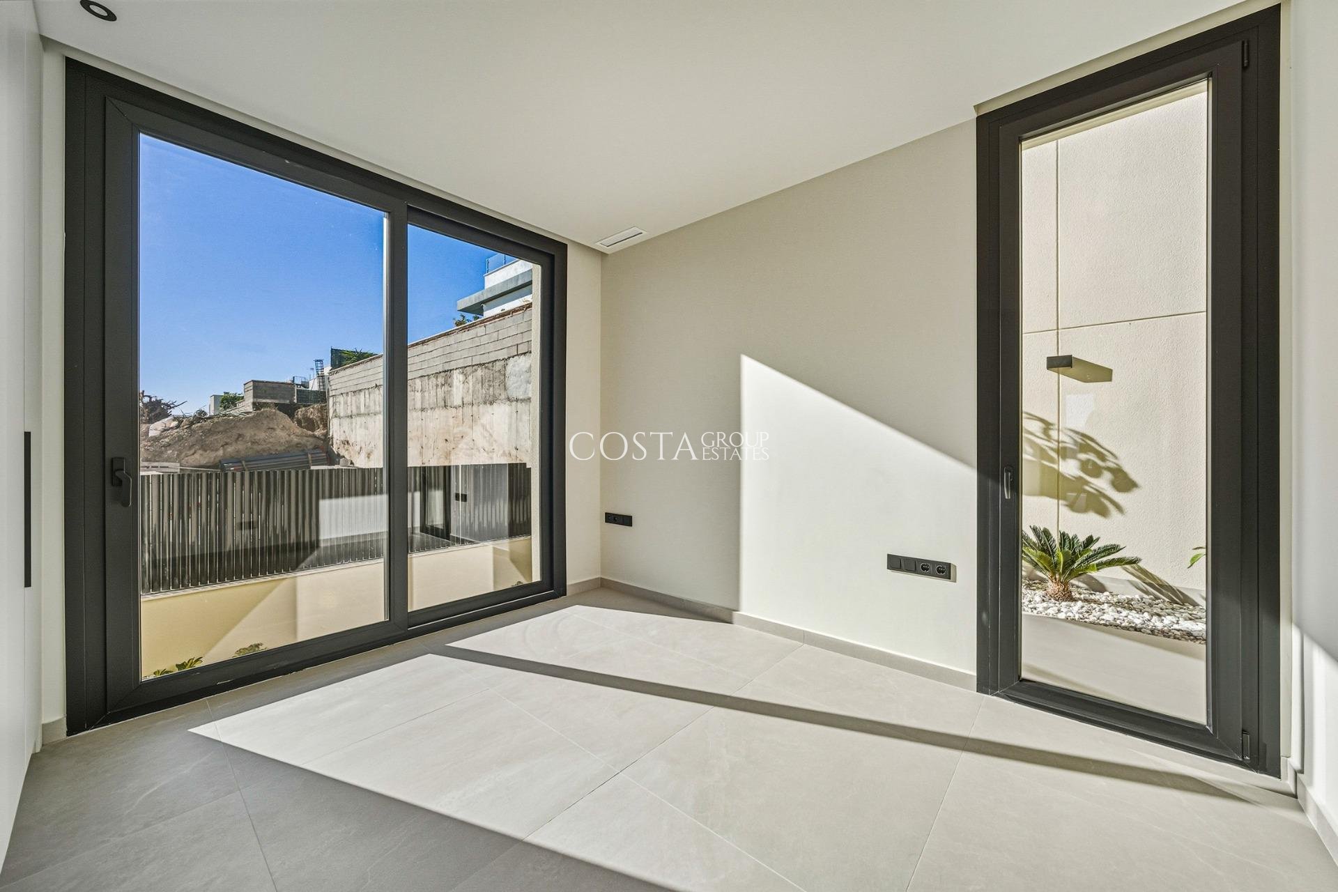 Neue Gebäude - Villa -
Polop - La Alberca