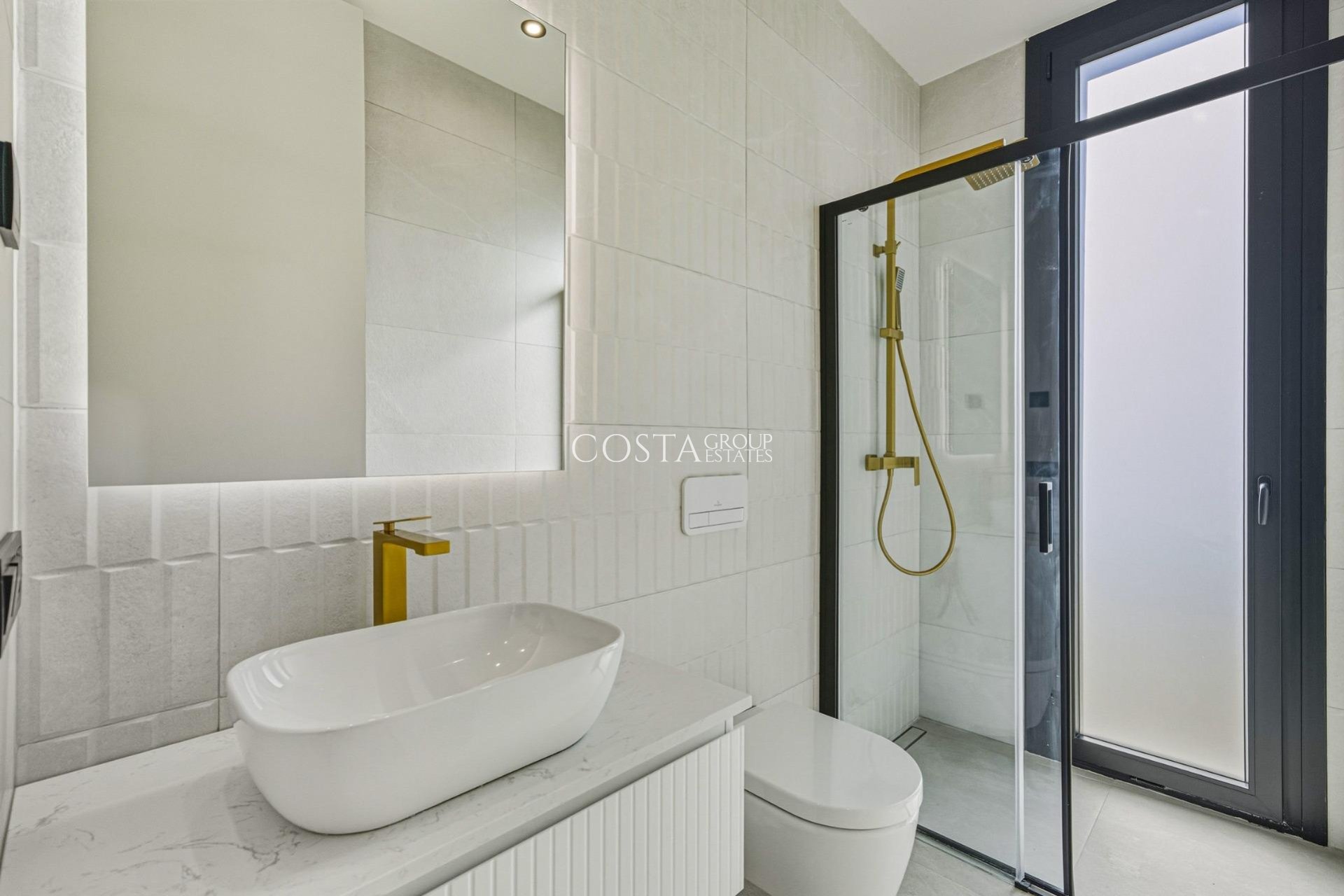 Neue Gebäude - Villa -
Polop - La Alberca