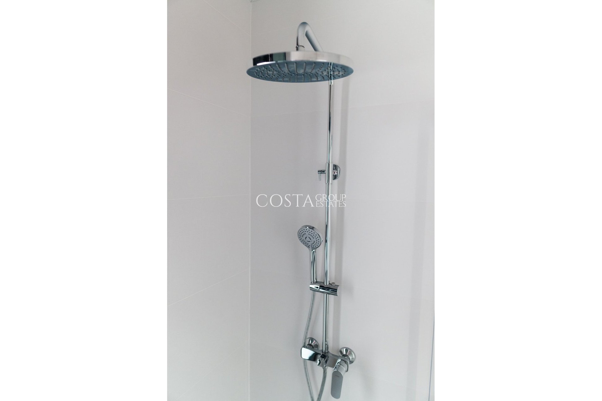 Neue Gebäude - Villa -
Polop