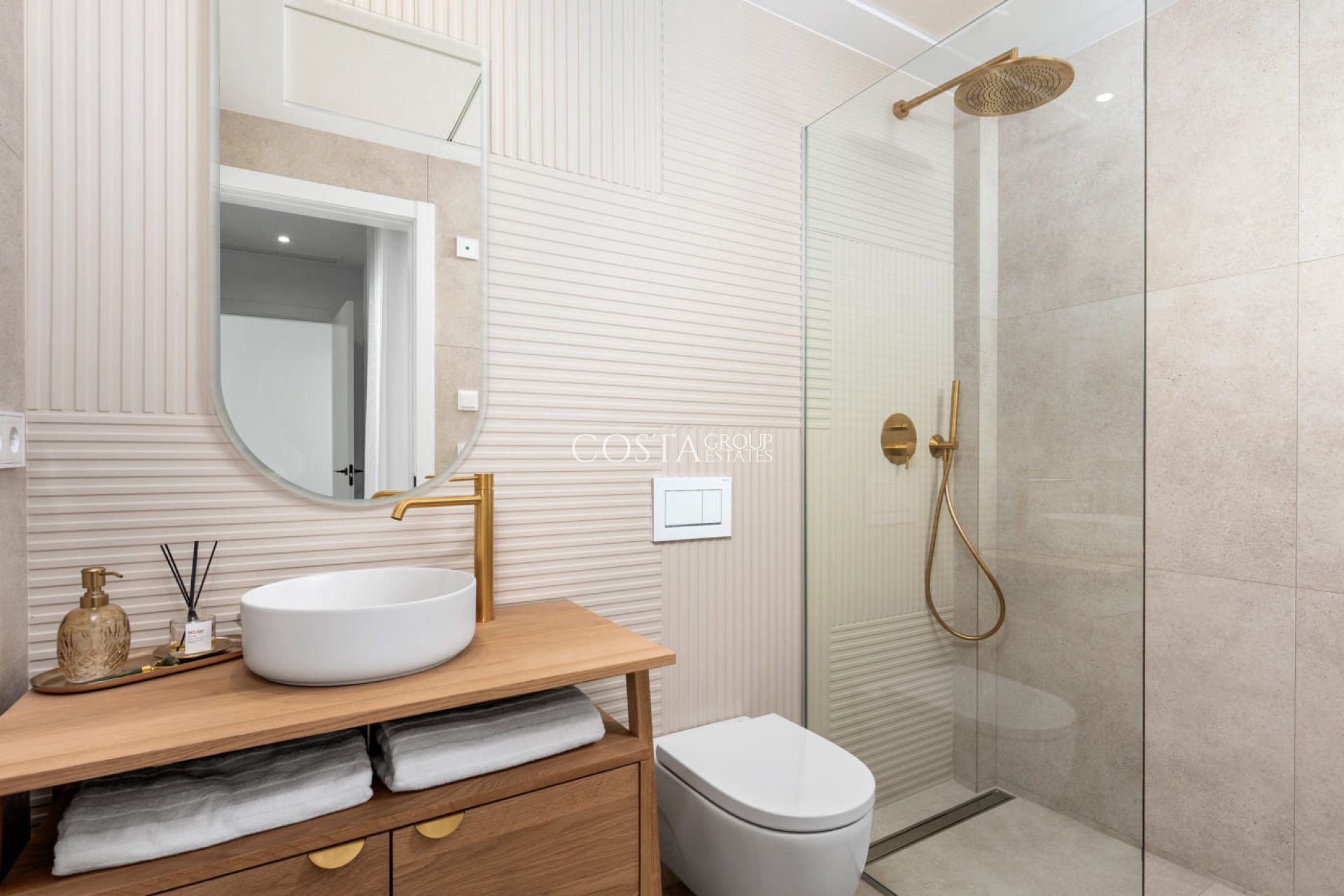 Neue Gebäude - Villa -
Polop