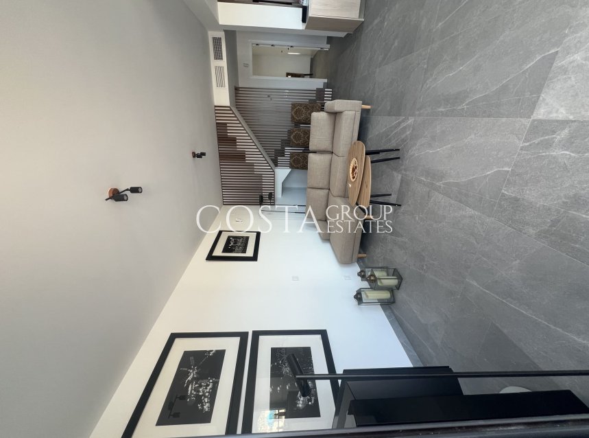 Neue Gebäude - Villa -
Polop