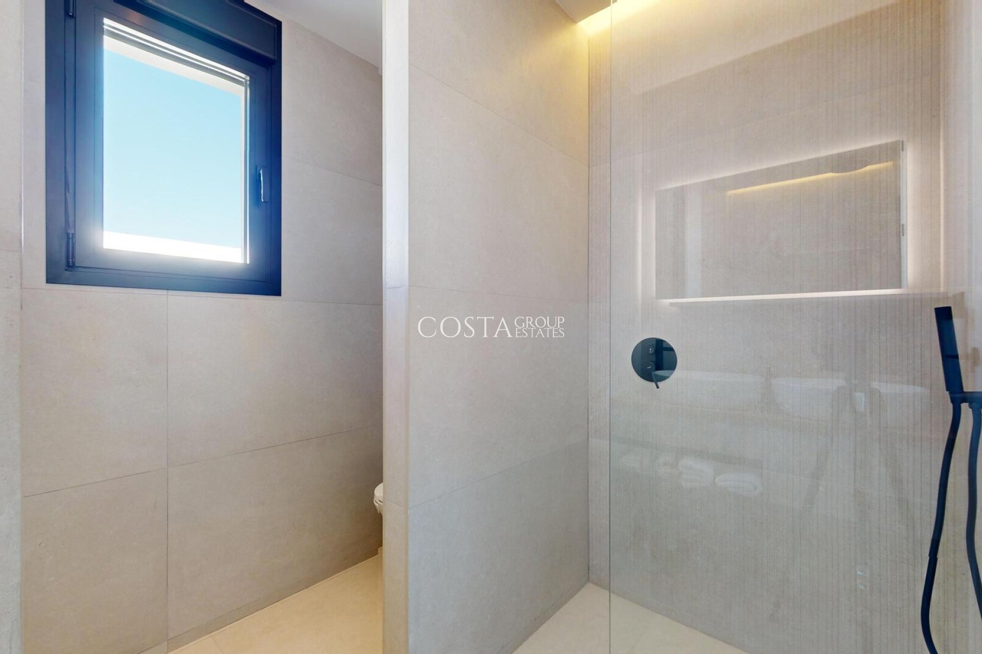 Neue Gebäude - Villa -
Polop