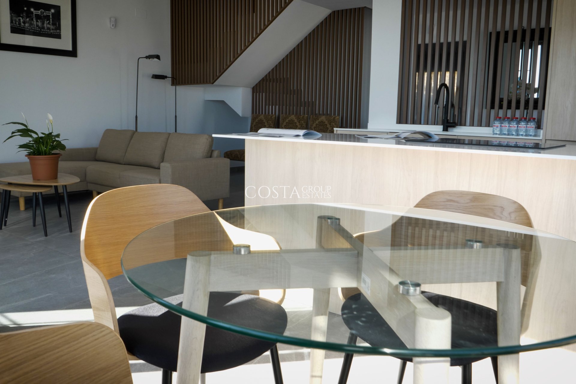 Neue Gebäude - Villa -
Polop