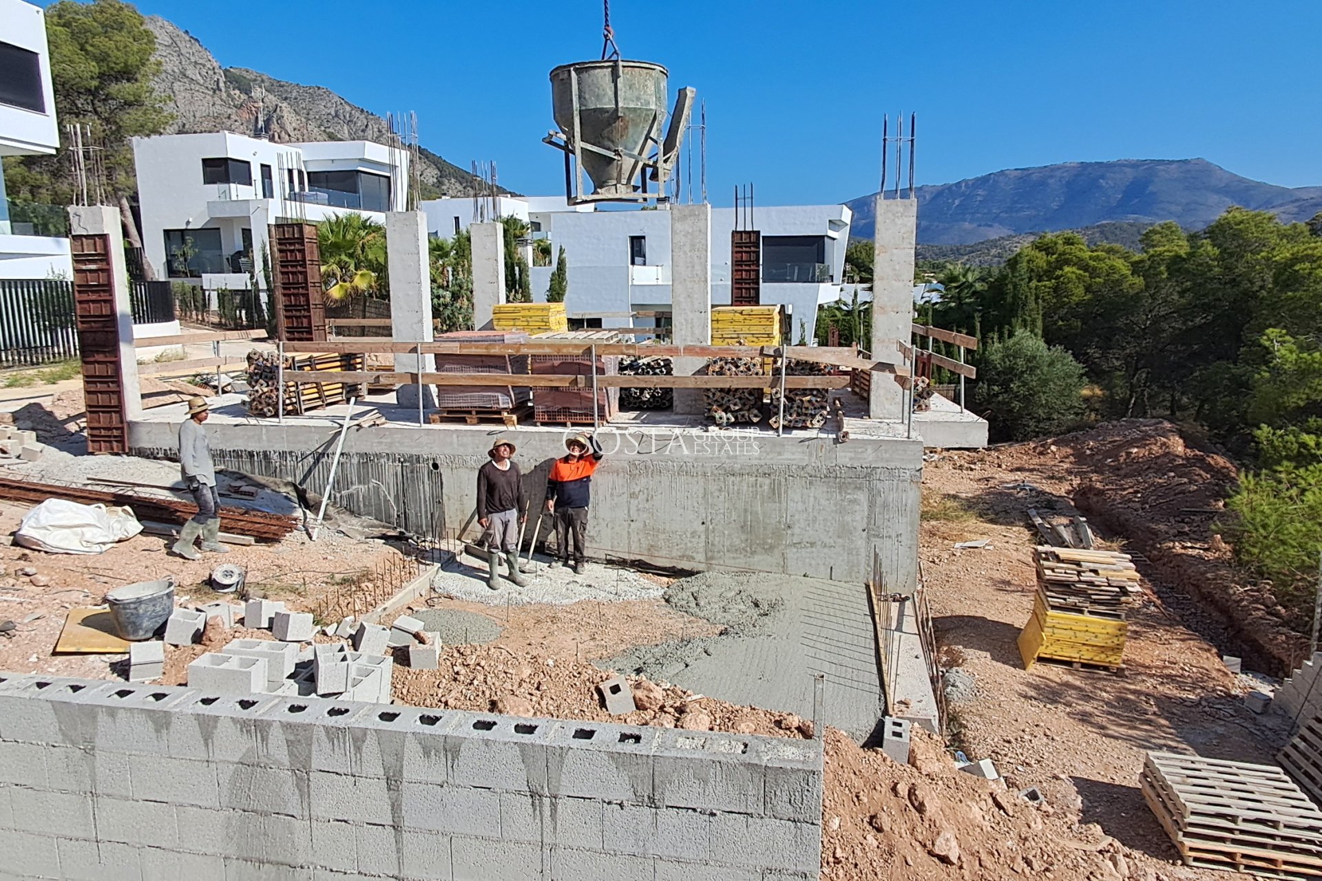 Neue Gebäude - Villa -
Polop