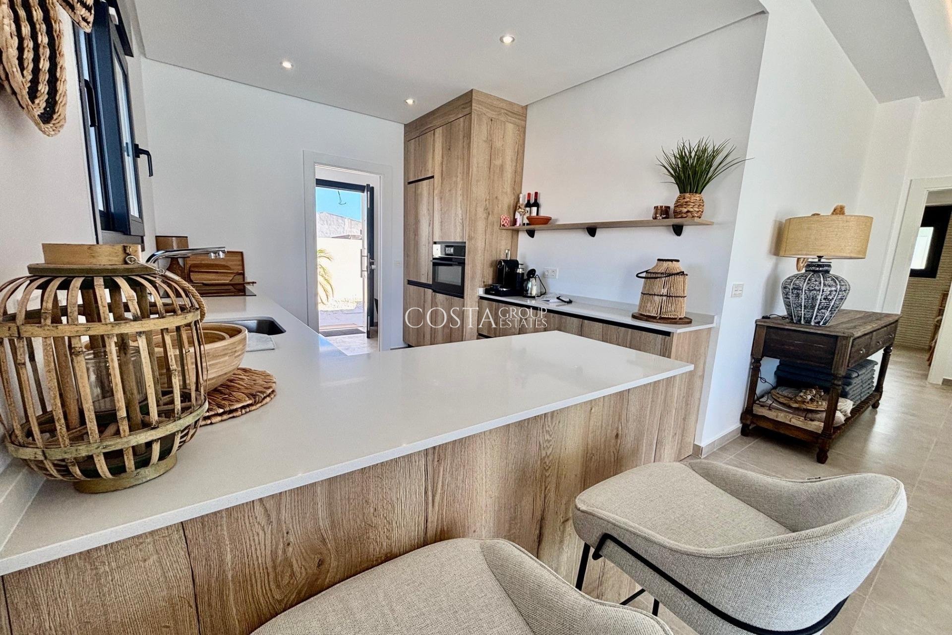 Neue Gebäude - Villa -
Rafal - polideportivo