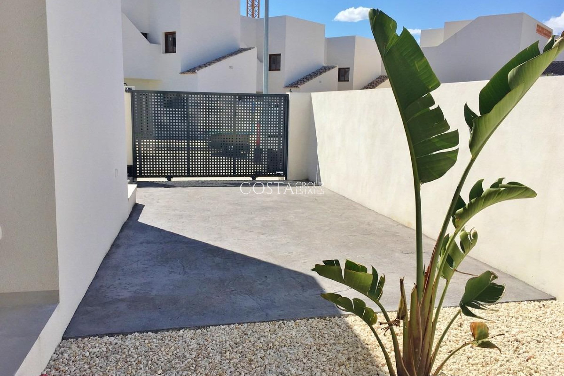Neue Gebäude - Villa -
Rafal - polideportivo