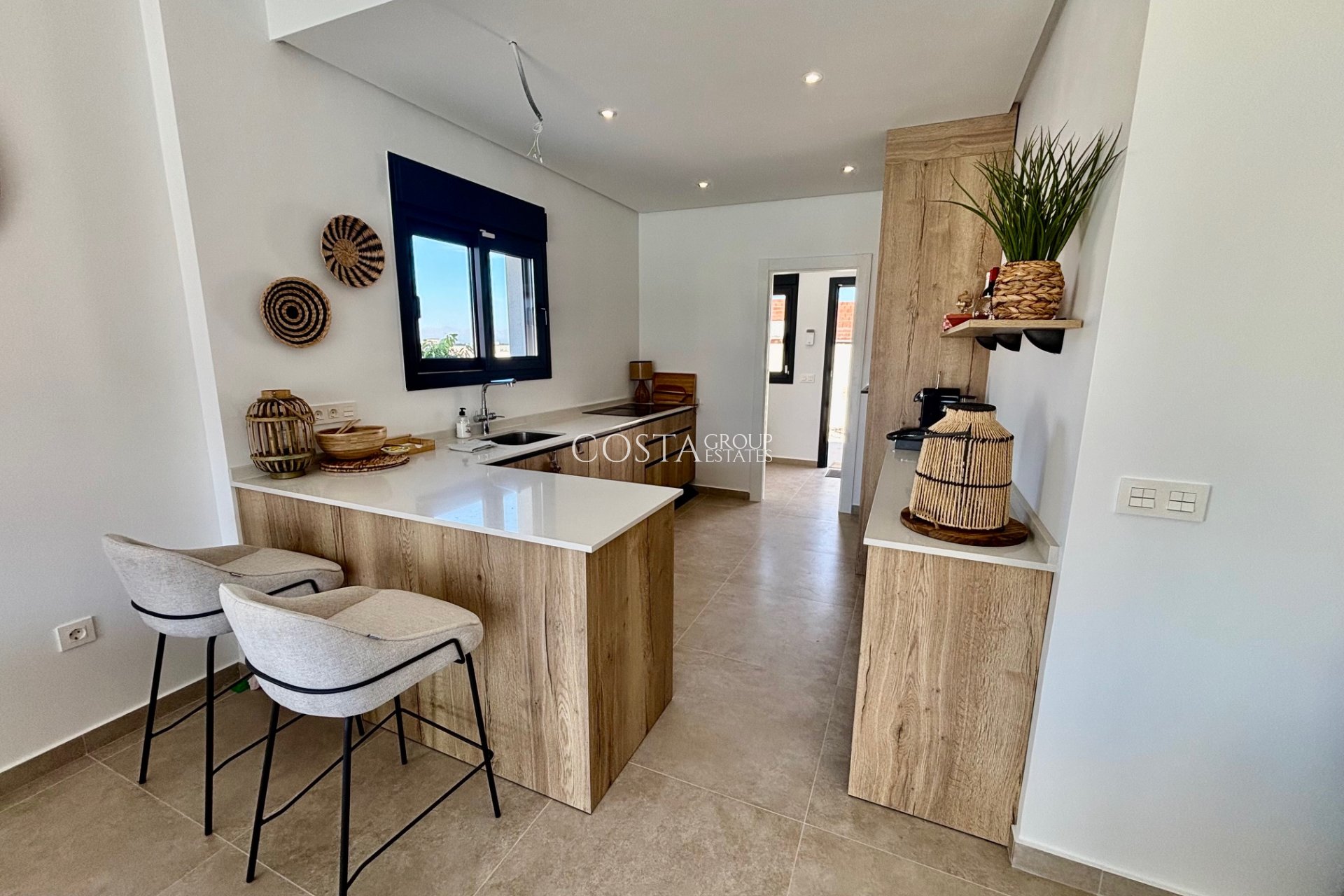 Neue Gebäude - Villa -
Rafal