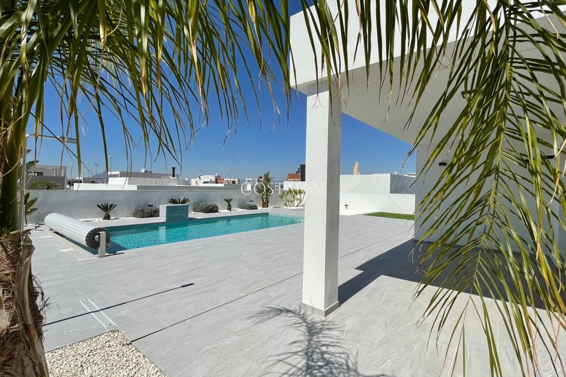 Neue Gebäude - Villa -
Rafal