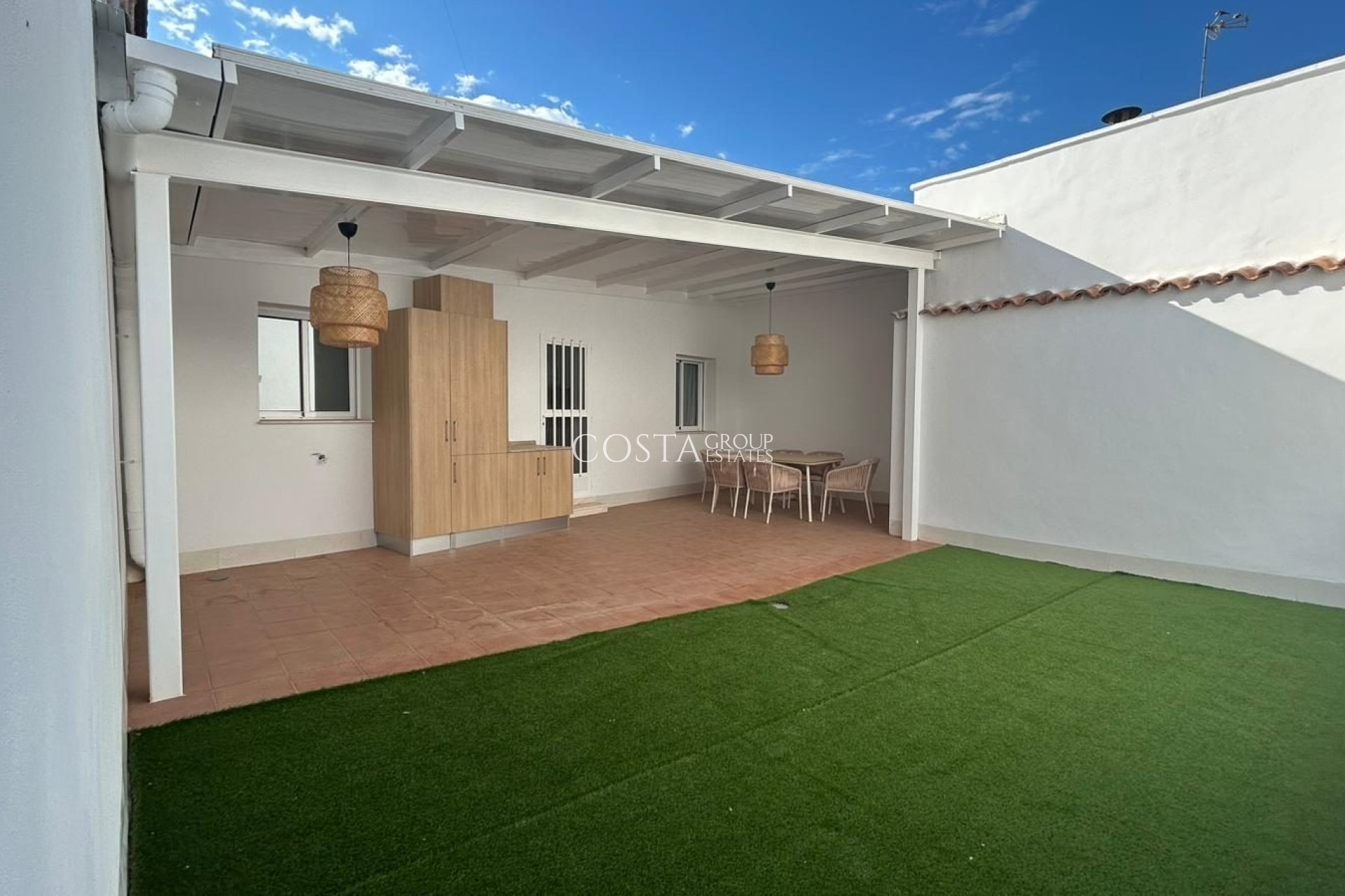 Neue Gebäude - Villa -
San Javier