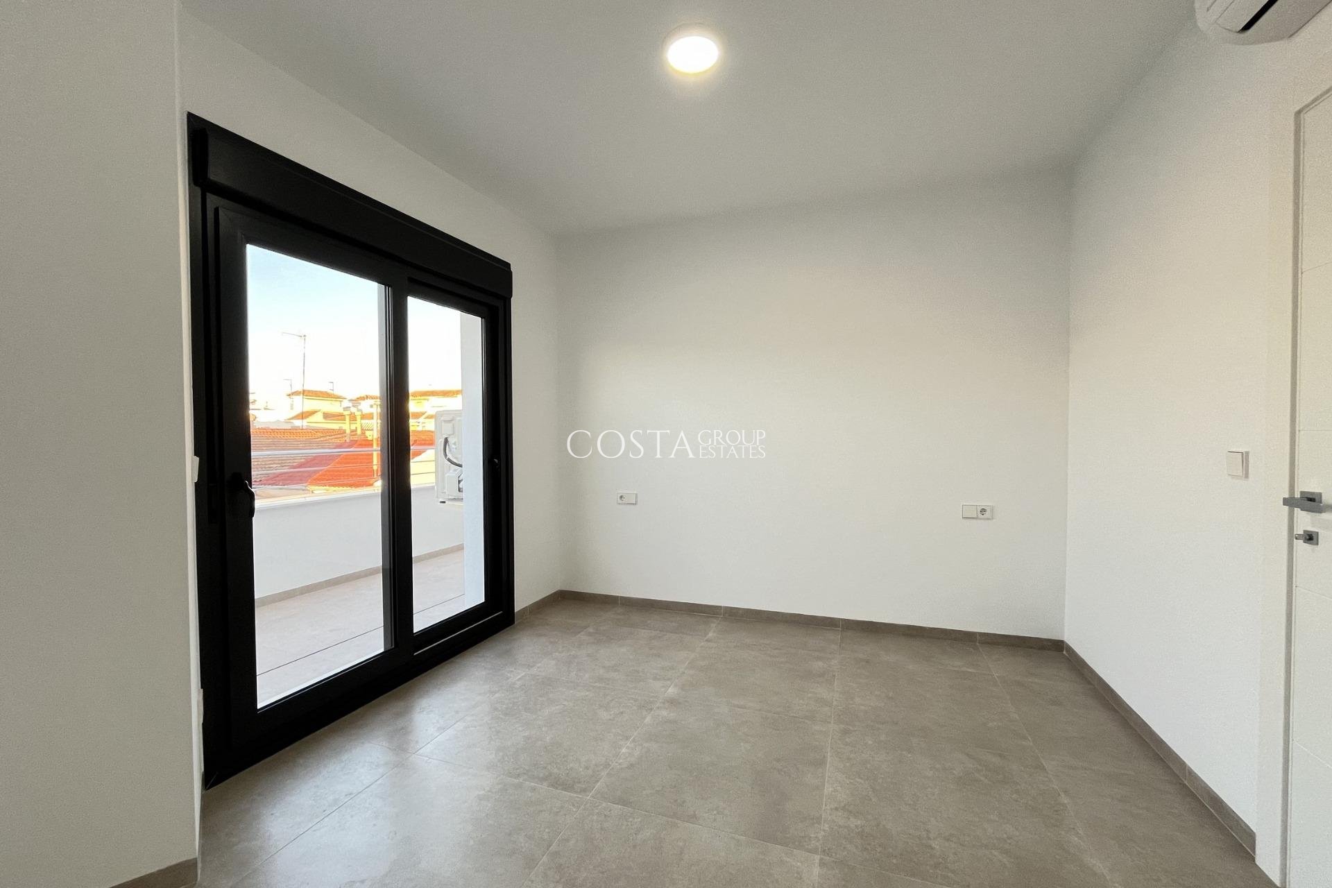 Neue Gebäude - Villa -
San Pedro del Pinatar - Lo Pagan