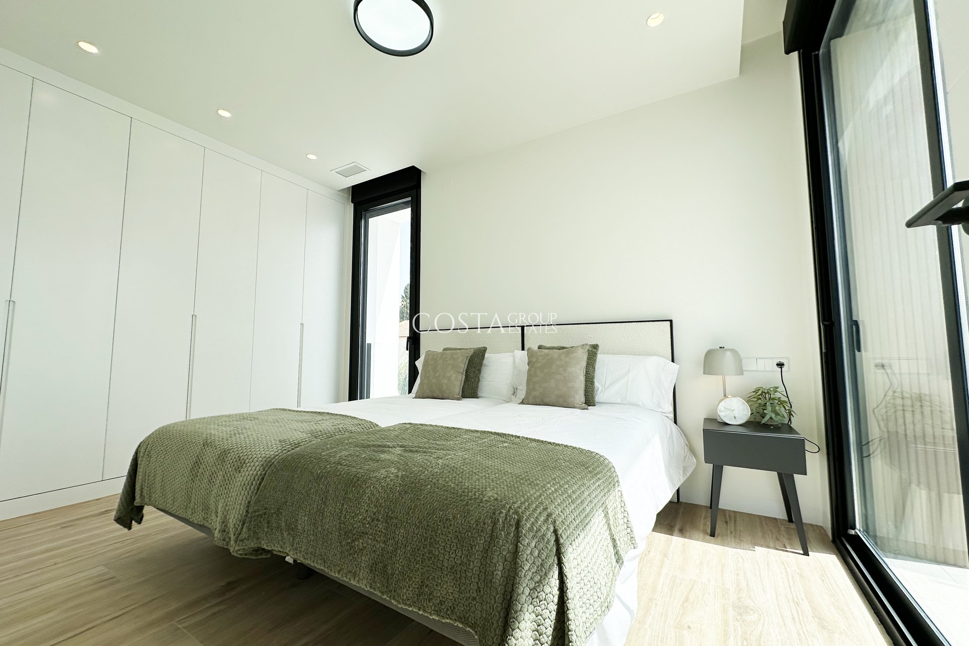 Neue Gebäude - Villa -
Torre de la Horadada