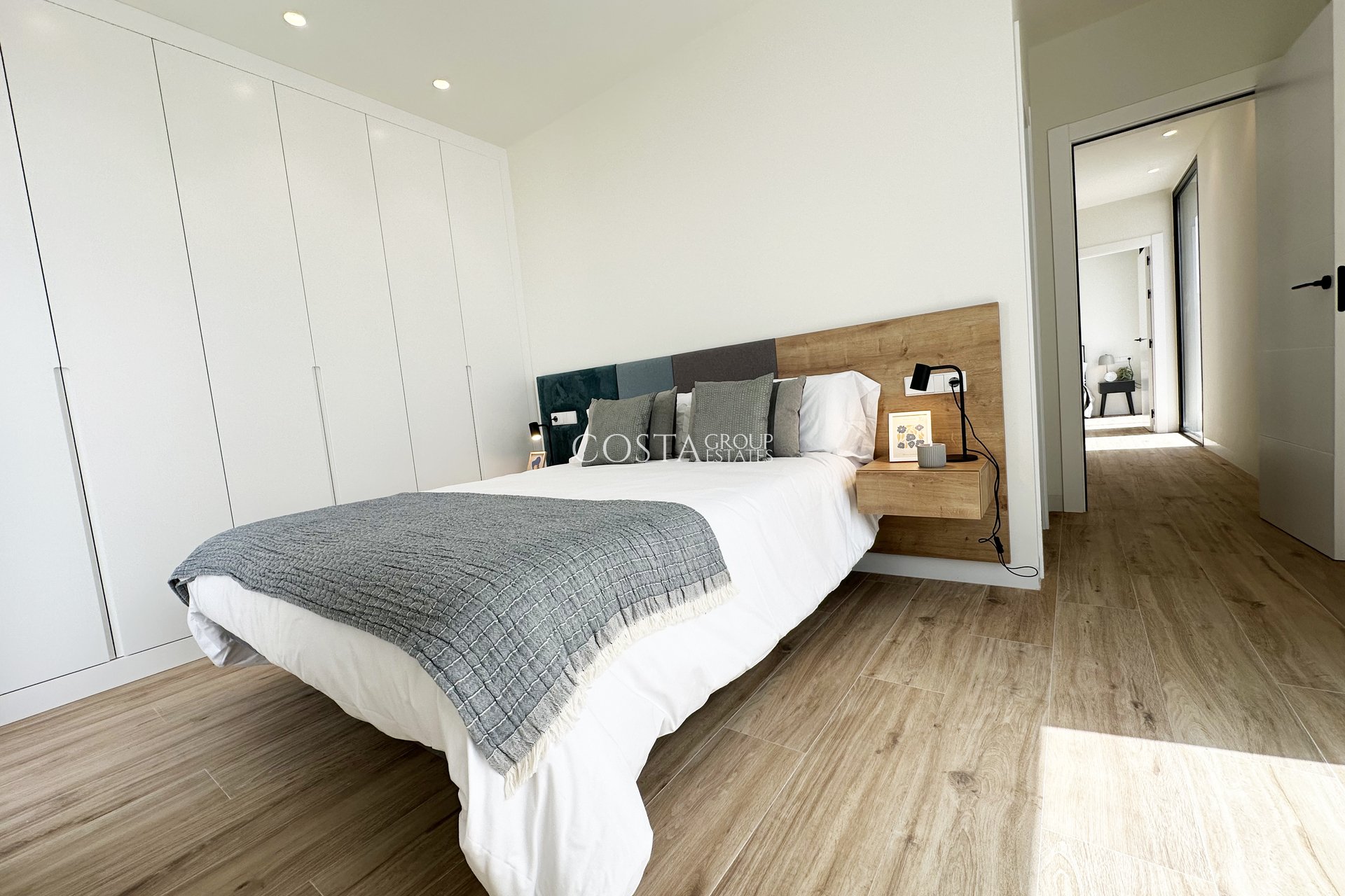 Neue Gebäude - Villa -
Torre de la Horadada